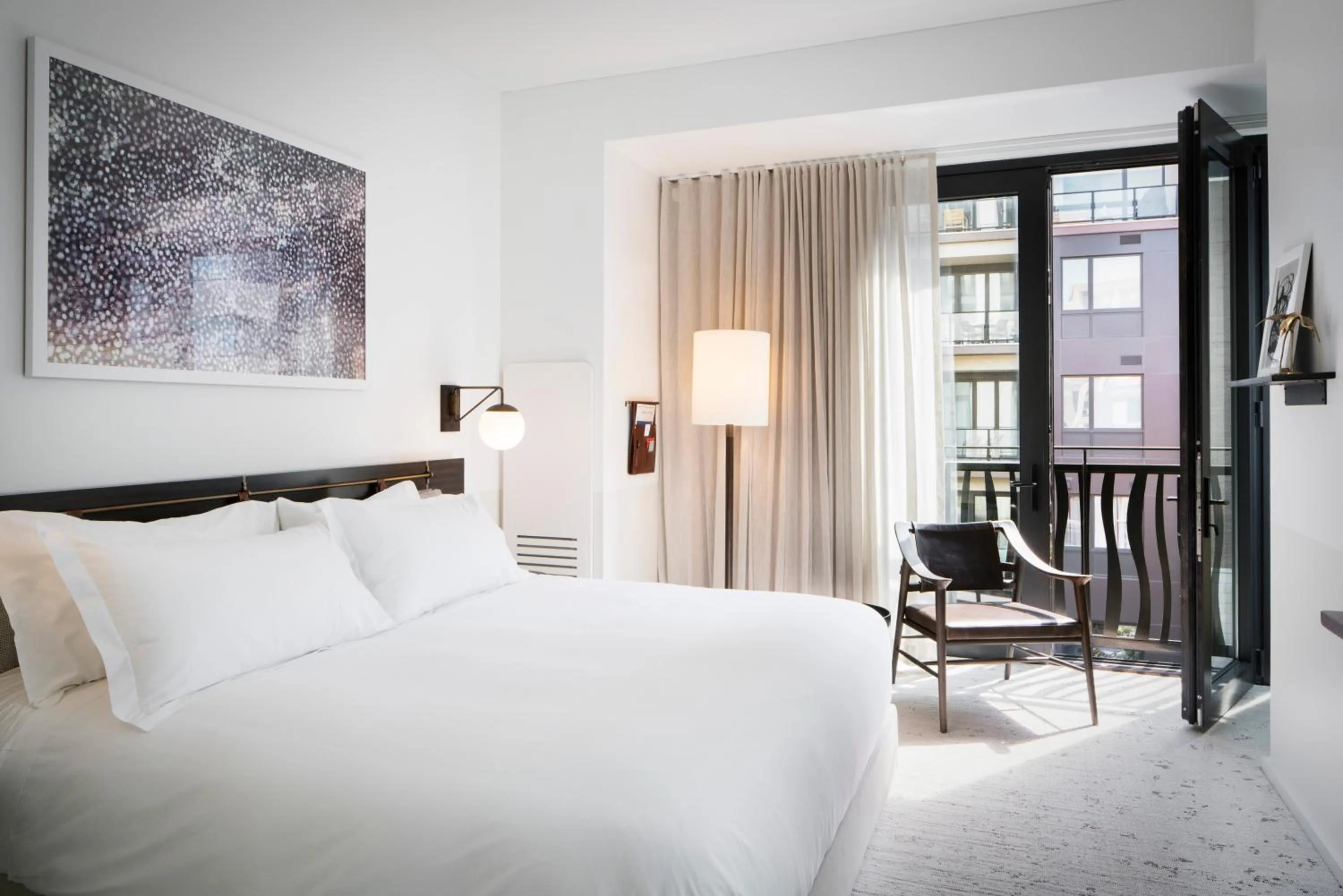 Property building, Bed in Halcyon - A Hotel in Cherry Creek