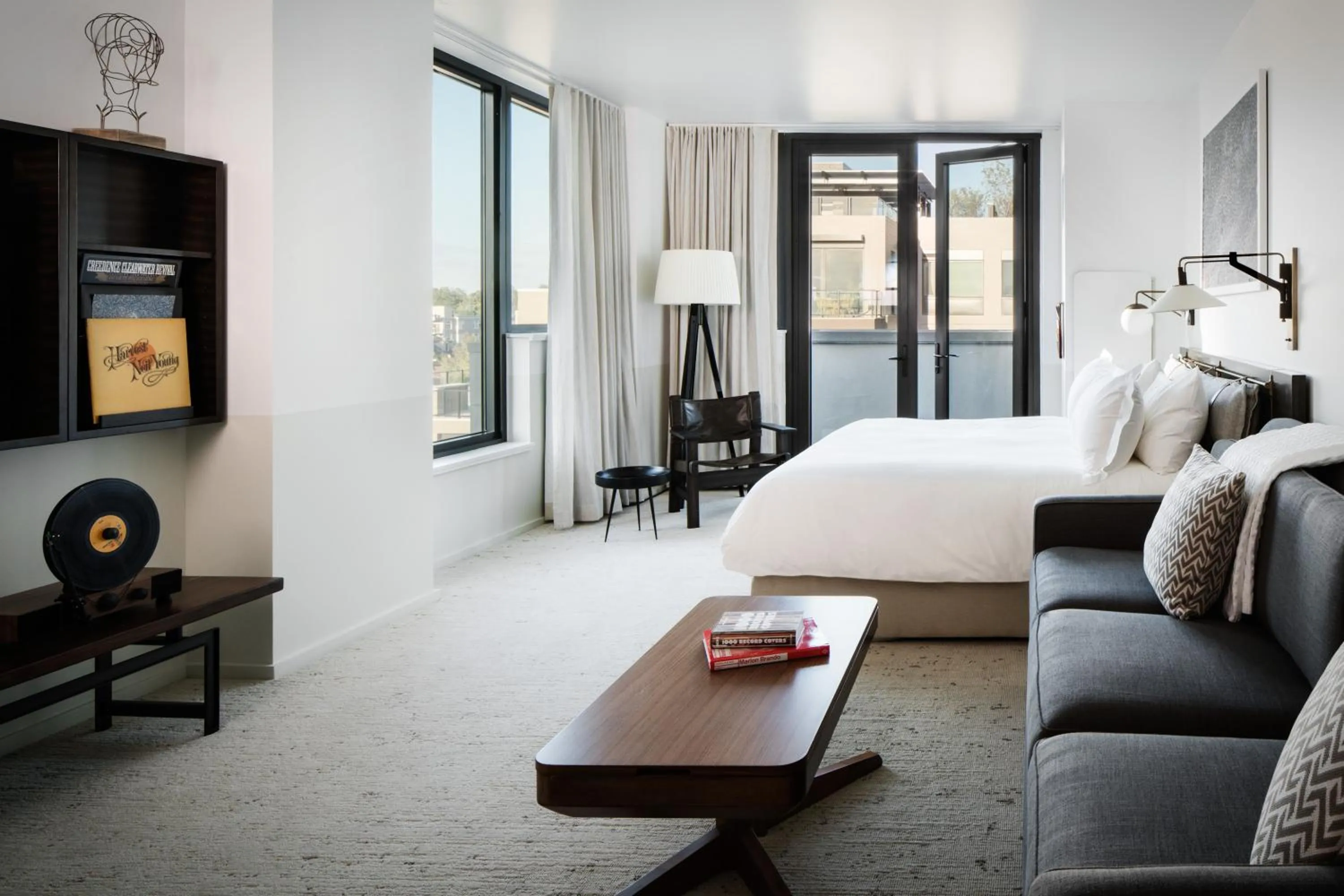 Property building, Bed in Halcyon - A Hotel in Cherry Creek