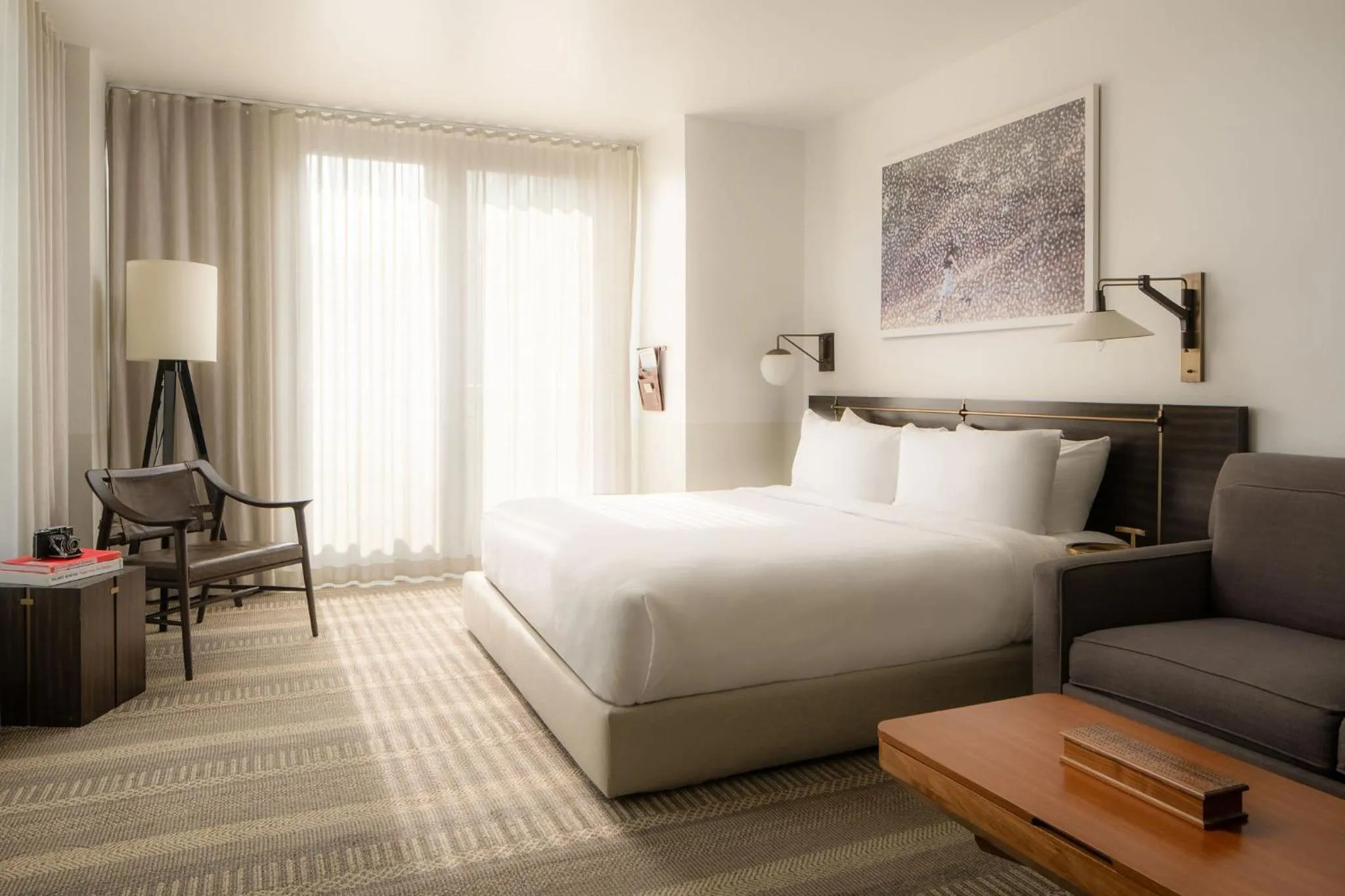 Photo of the whole room, Bed in Halcyon - A Hotel in Cherry Creek