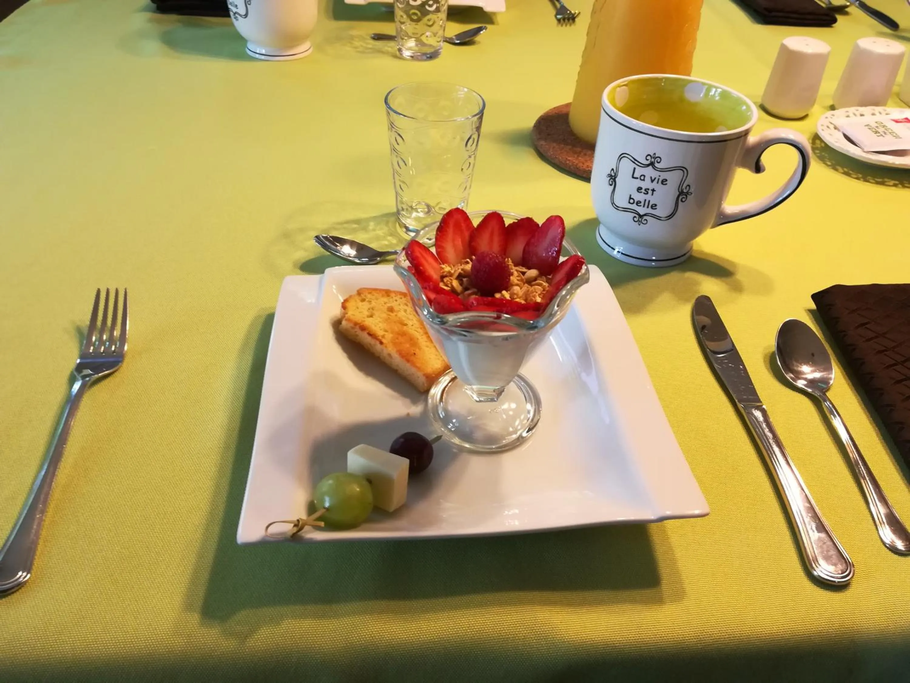 Breakfast in Lecomte De La Fontaine