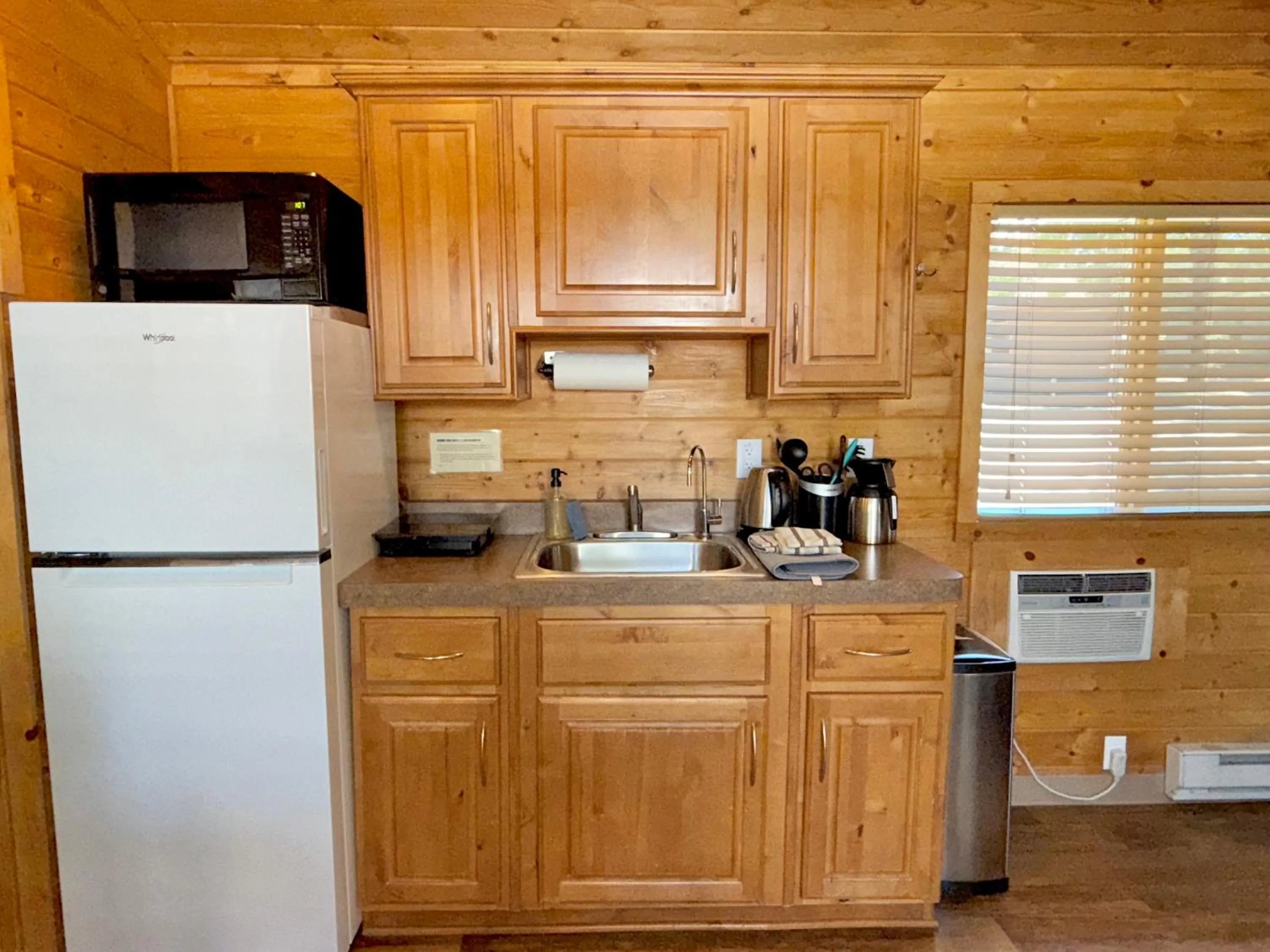 Kitchen or kitchenette in Sierra Meadows