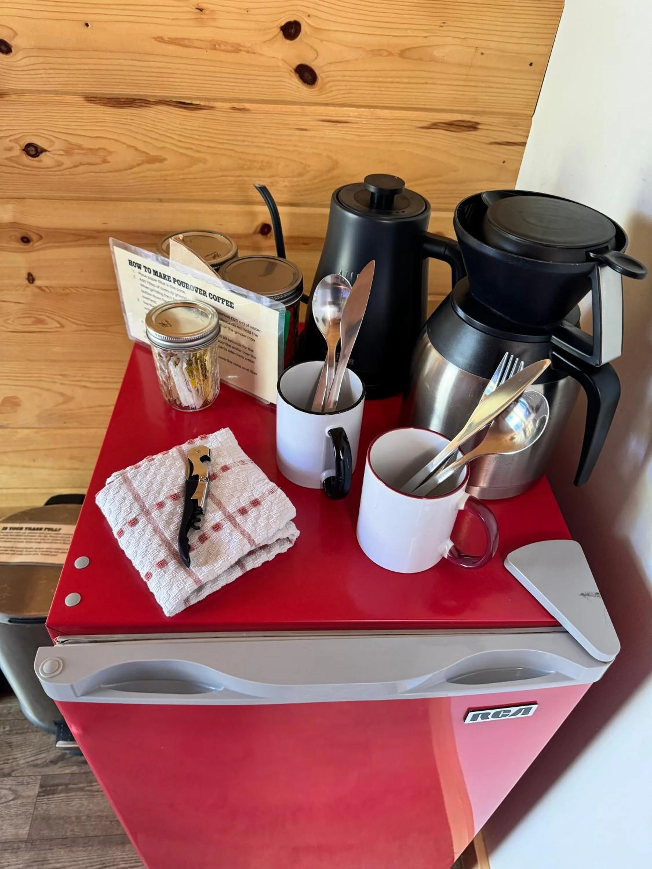 Coffee/tea facilities in Sierra Meadows