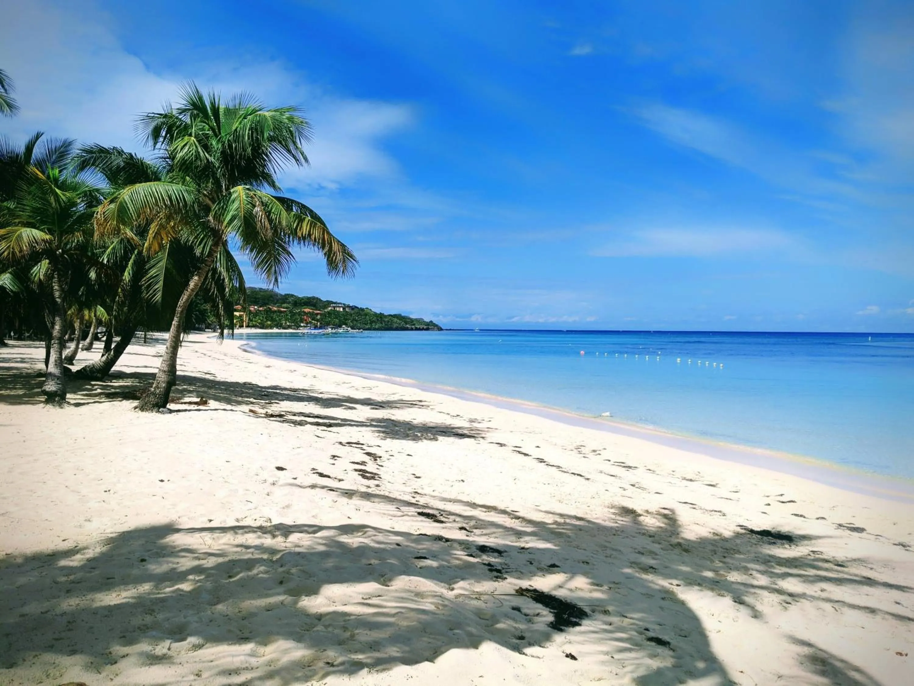 Beach in Seaside Inn Roatan