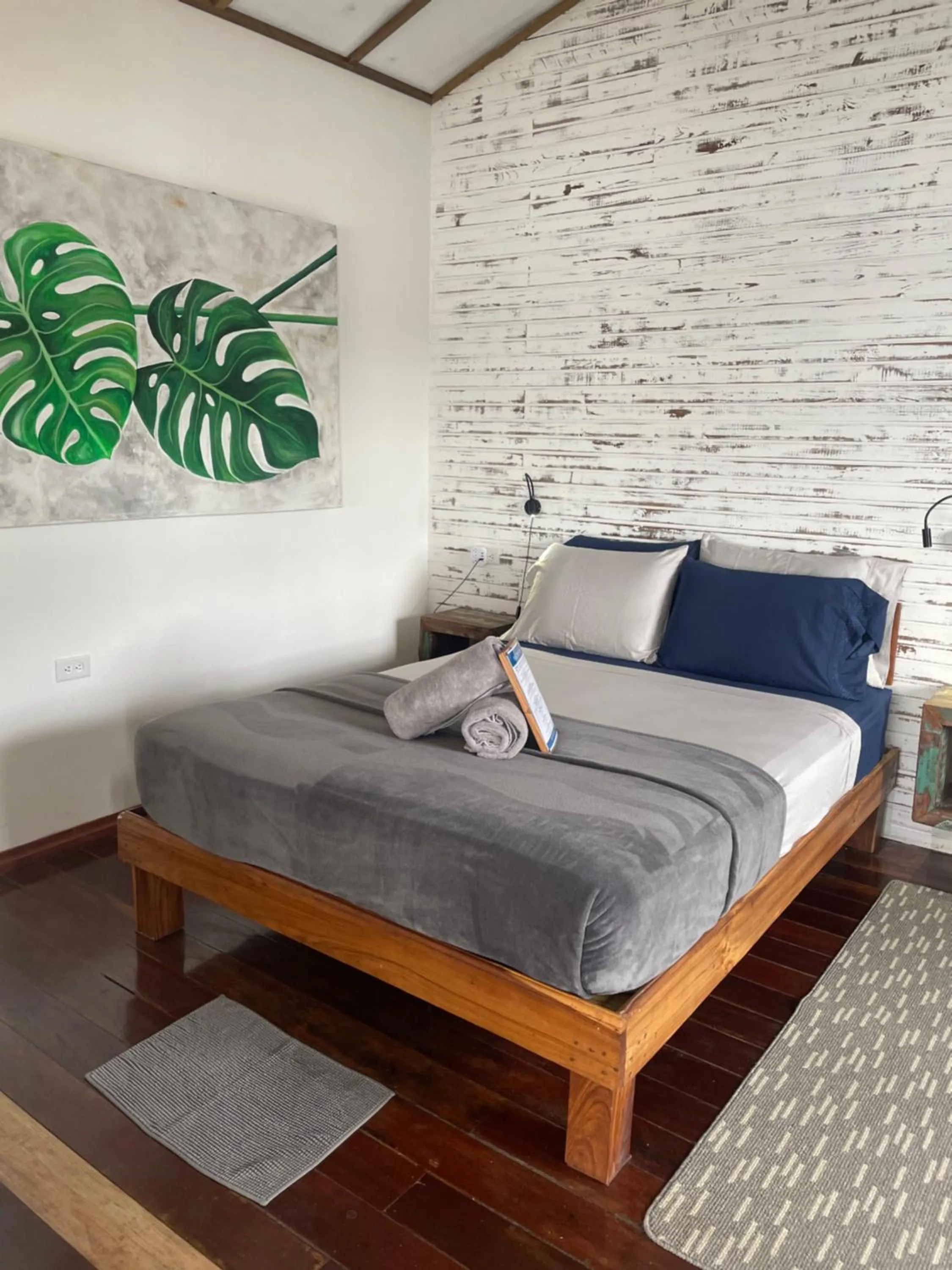 Bed in Barrbra BnB Over The Sea