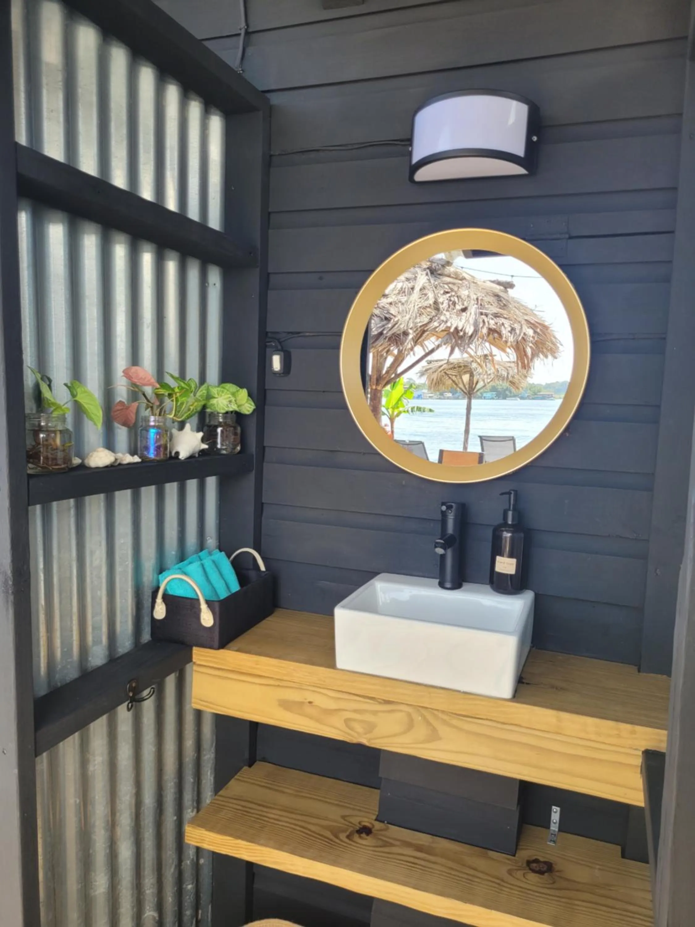 Barrbra BnB Over The Sea