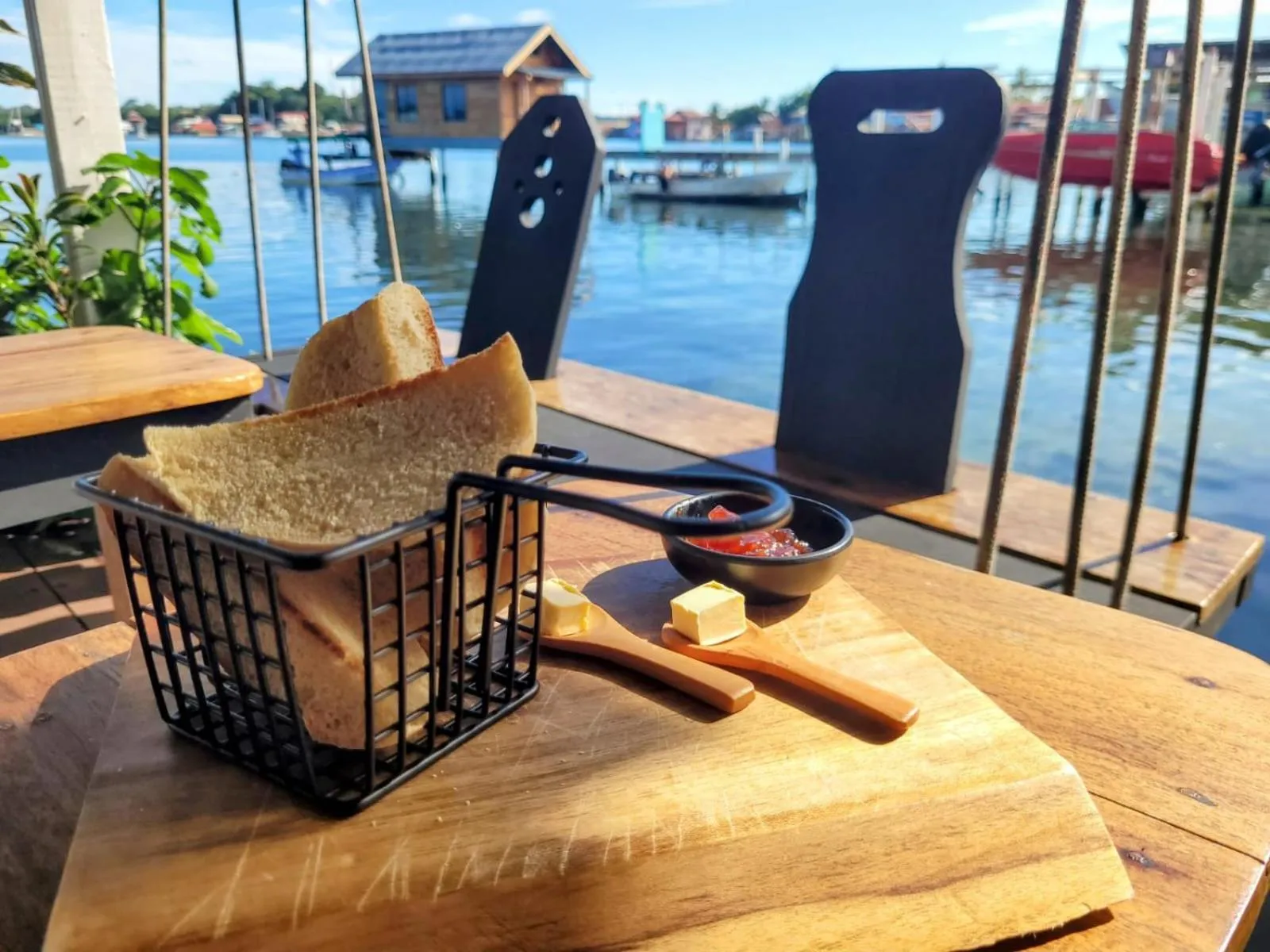 Breakfast in Barrbra BnB Over The Sea