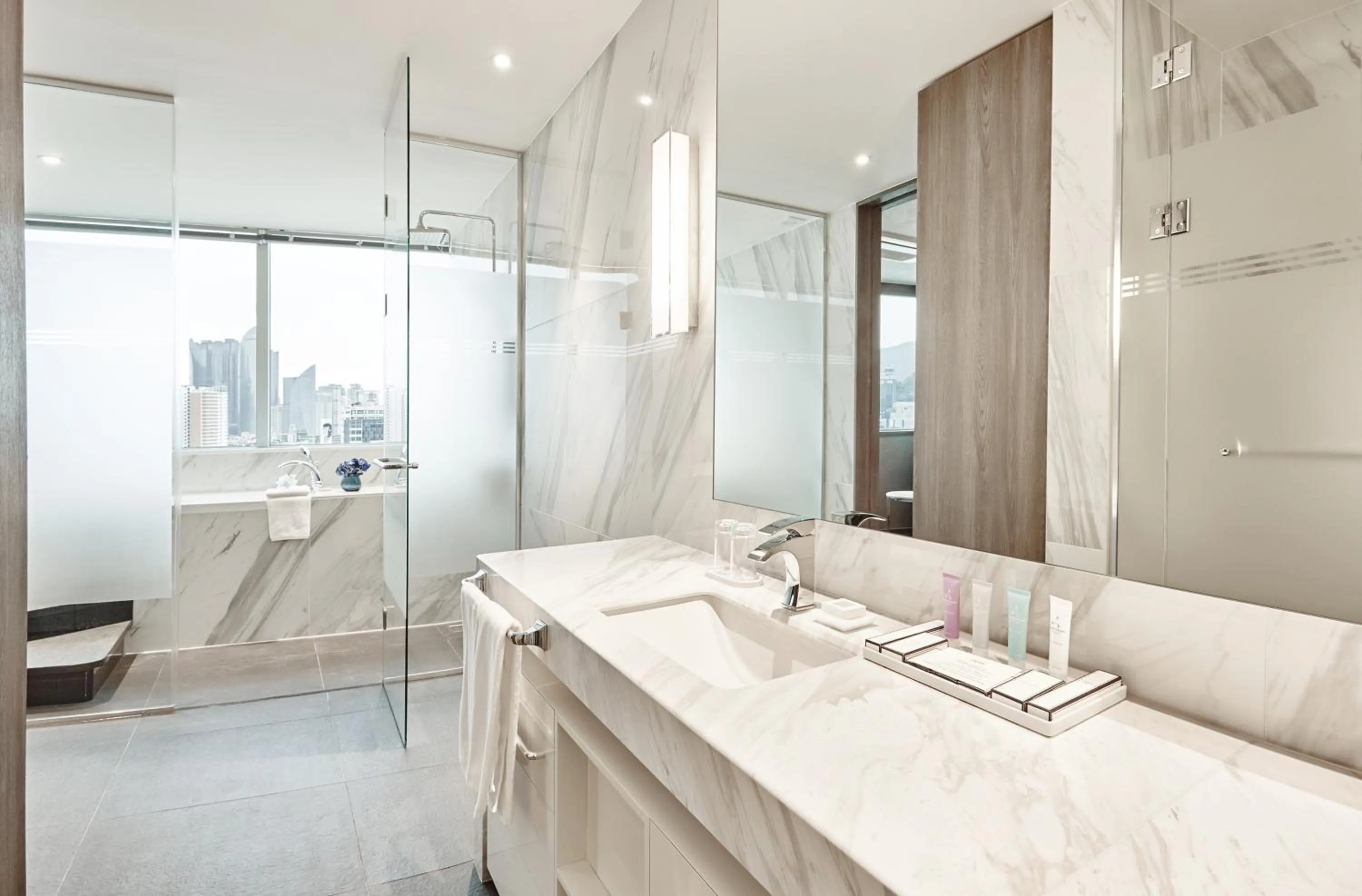 Toilet in Kent Hotel Gwangalli by Kensington