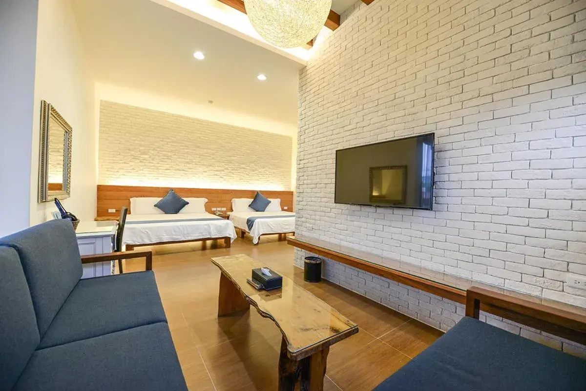 Quadruple Room with Garden View in Oceanic Pearl Resort Quadruple Room with Garden View in Oceanic Pearl Resort