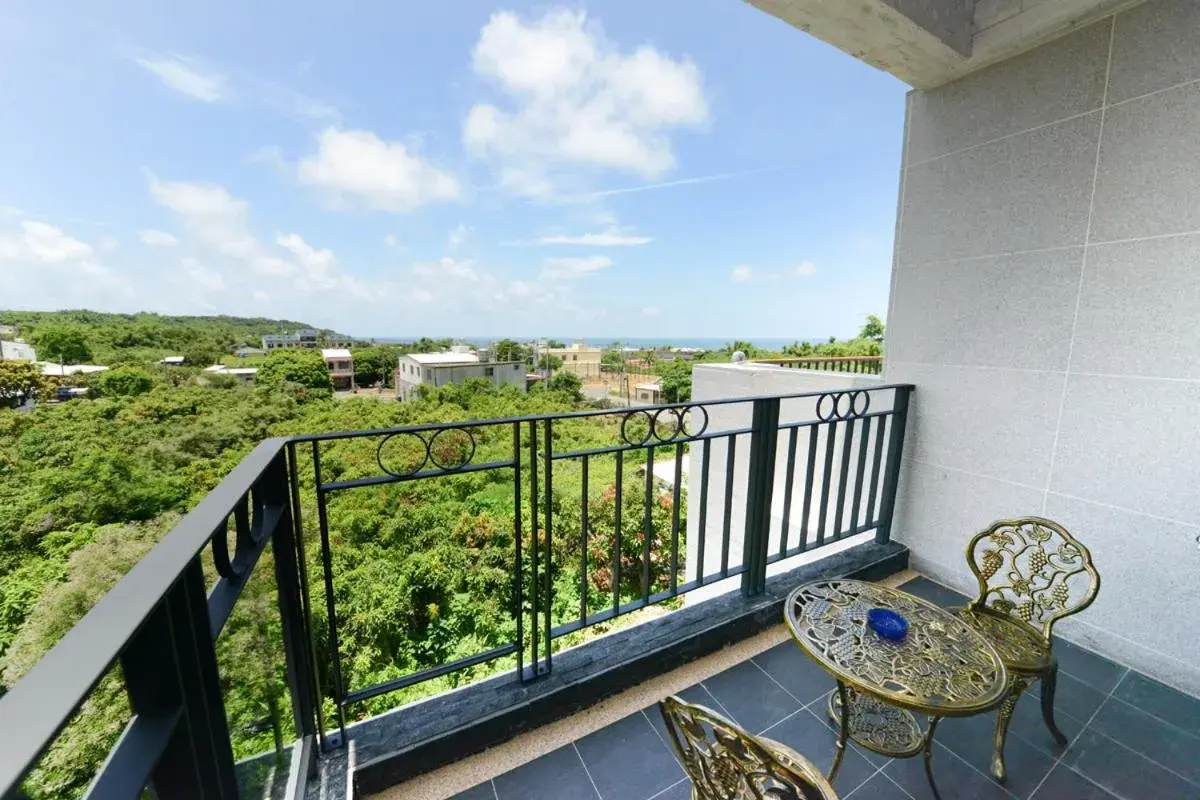 Garden View Double Room with Balcony in Oceanic Pearl Resort Garden View Double Room with Balcony in Oceanic Pearl Resort