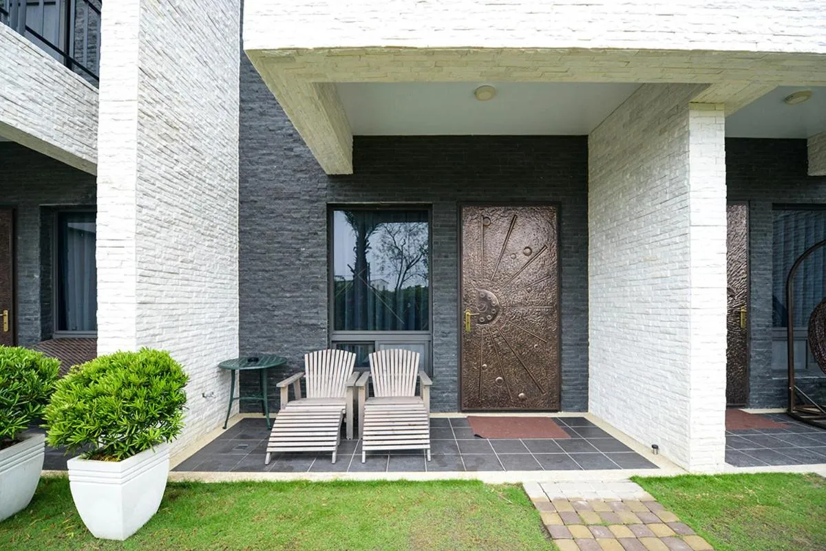 Oceanic Pearl Resort