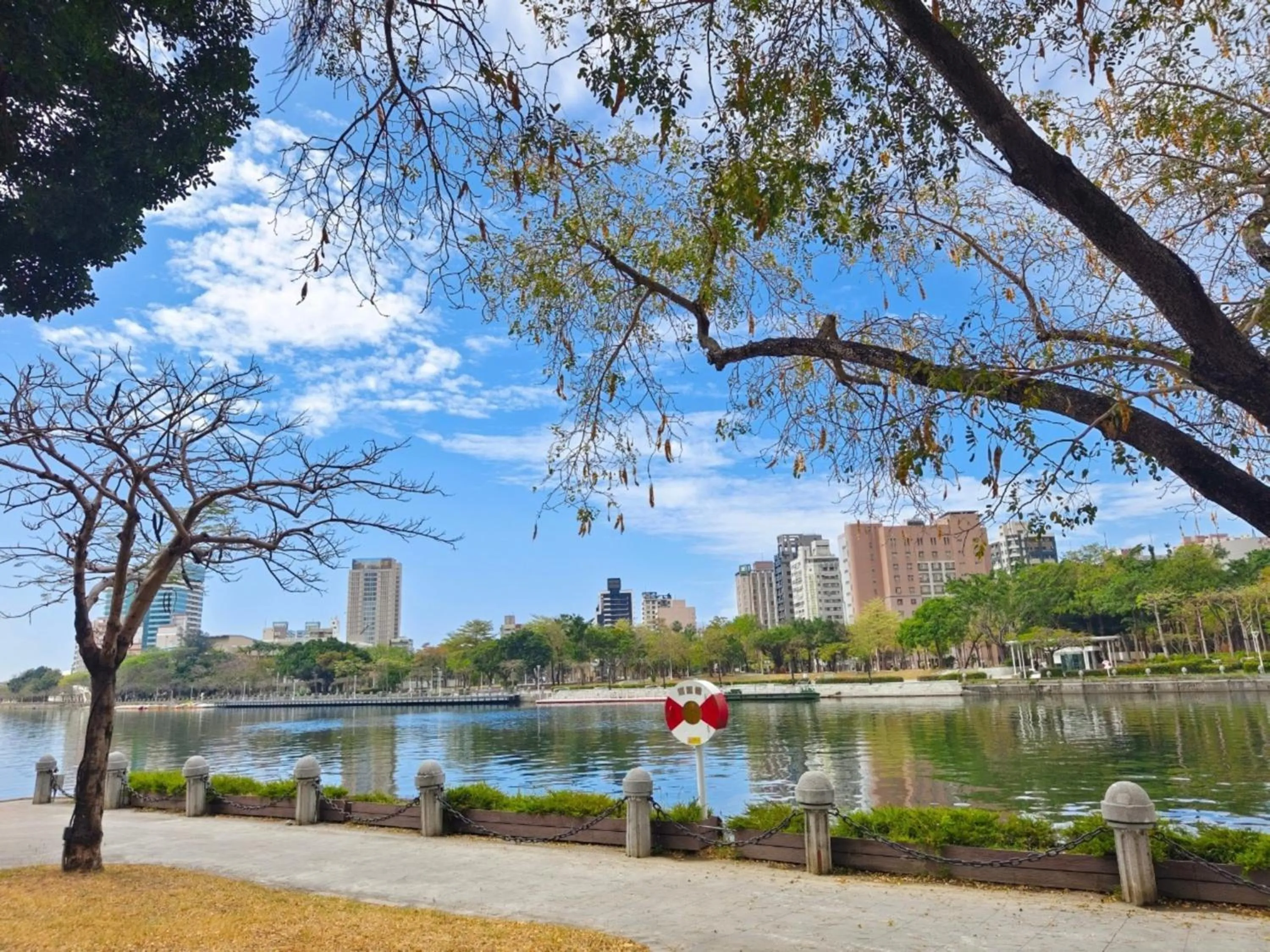 Area and facilities in Holiday Inn Express Kaohsiung Love River by IHG