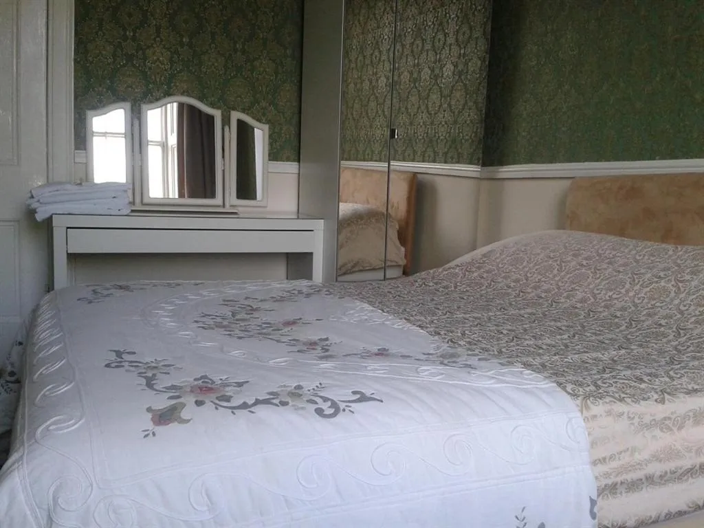 Bedroom, Bed in Capital Guest House