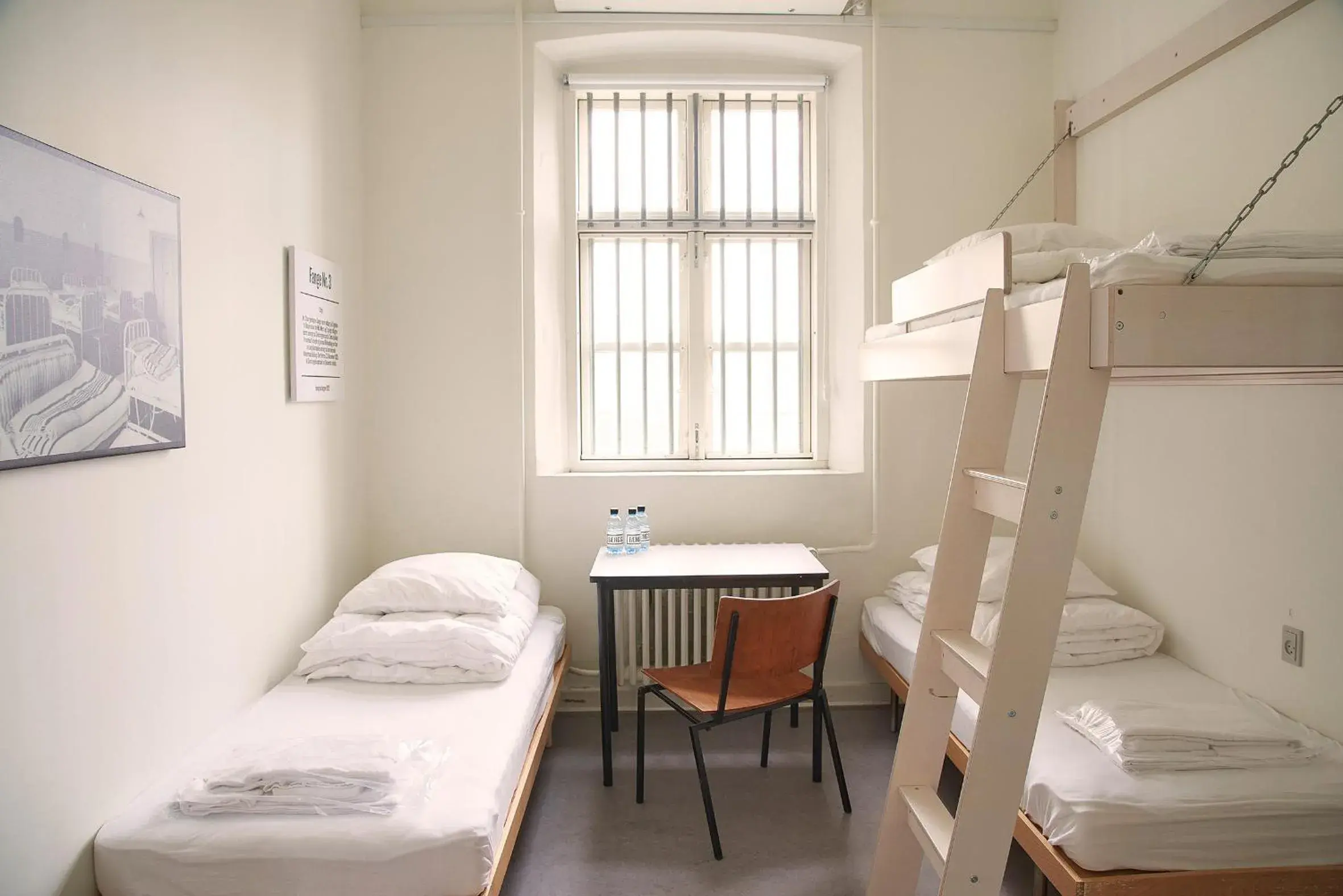 Triple Cell Room - Disability Access in SleepIn FÆNGSLET Triple Cell Room - Disability Access in SleepIn FÆNGSLET