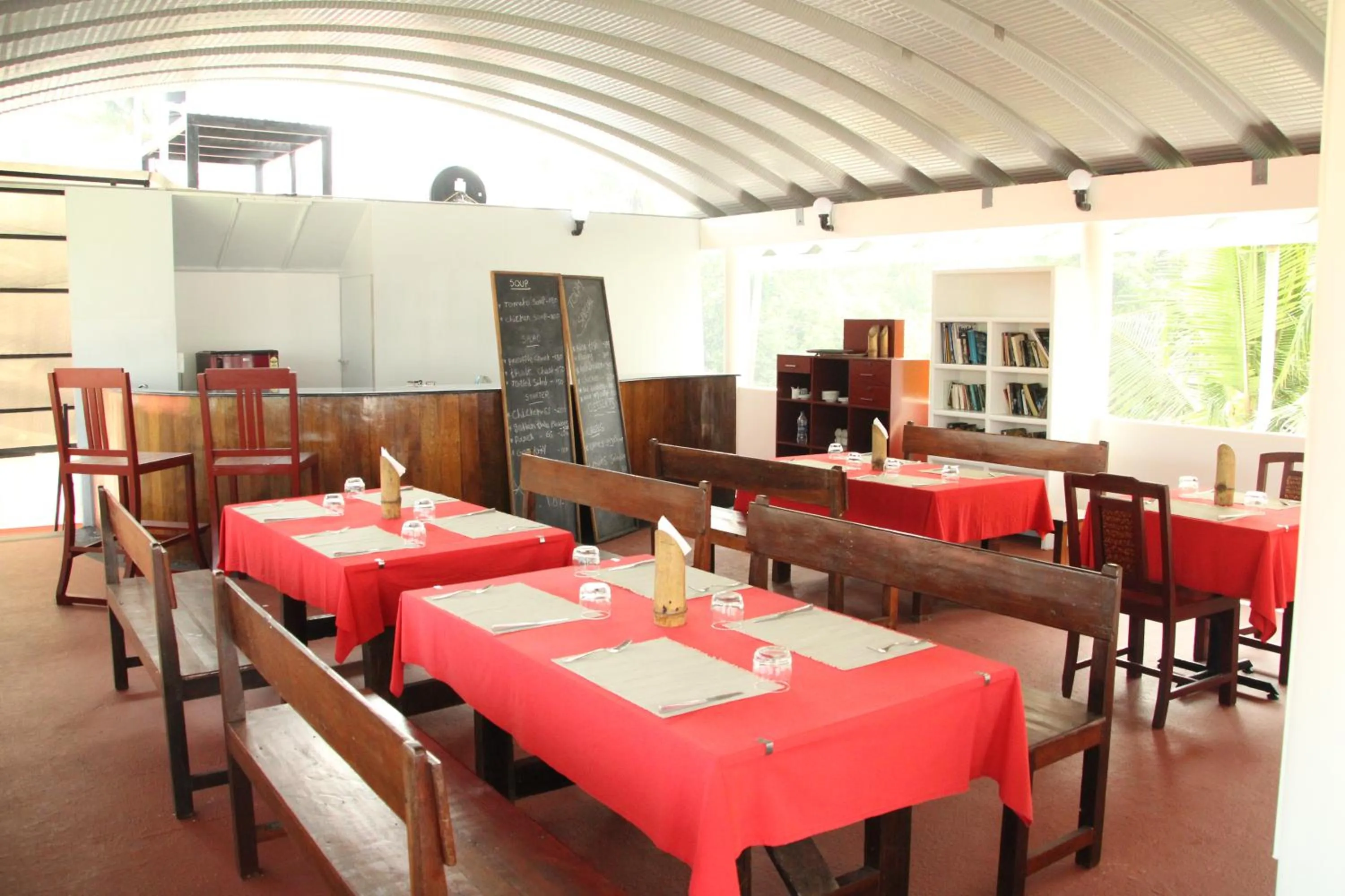 Dining area in Petit Elephant