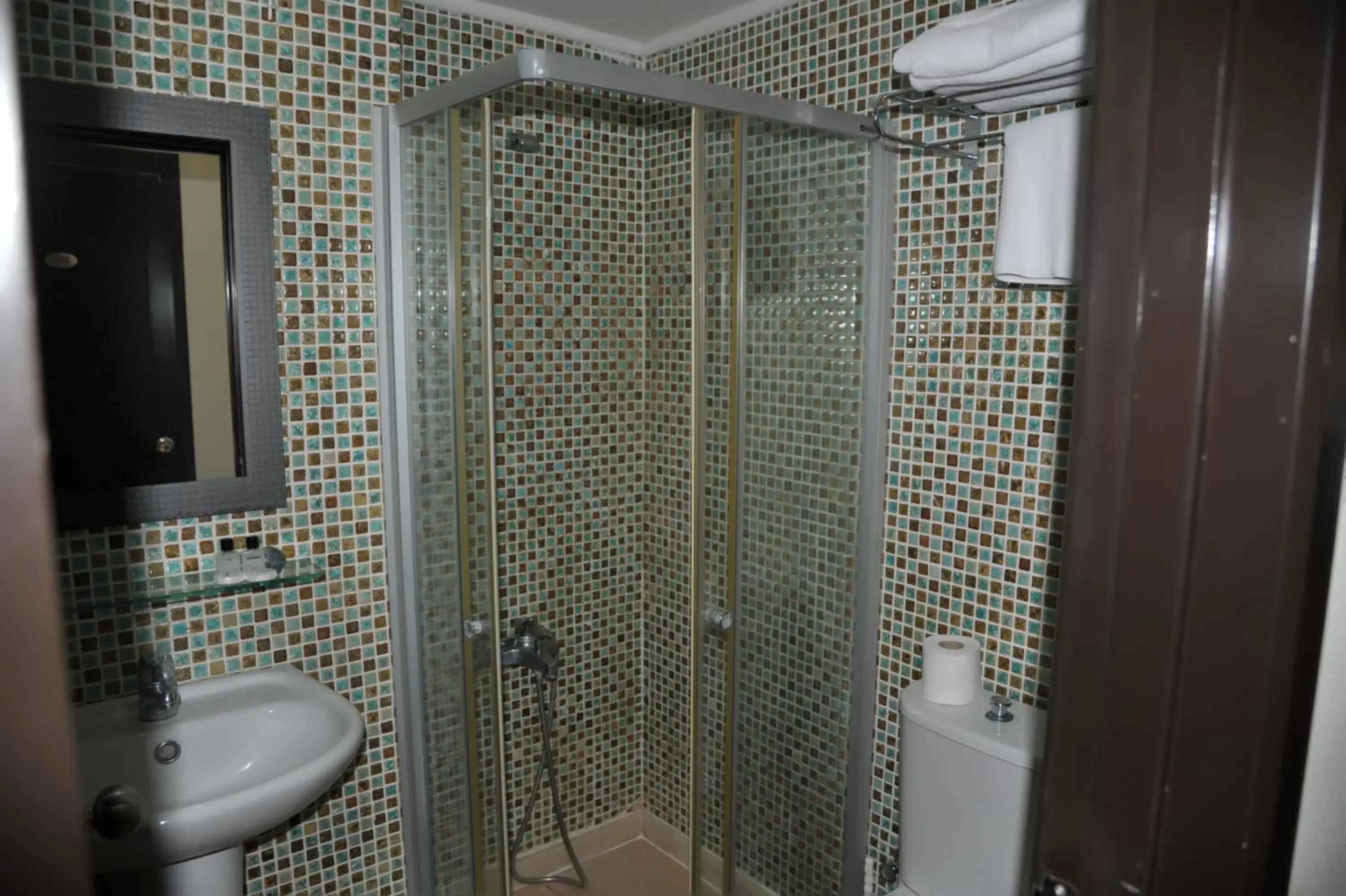 Shower, Bathroom in Sumela Garden