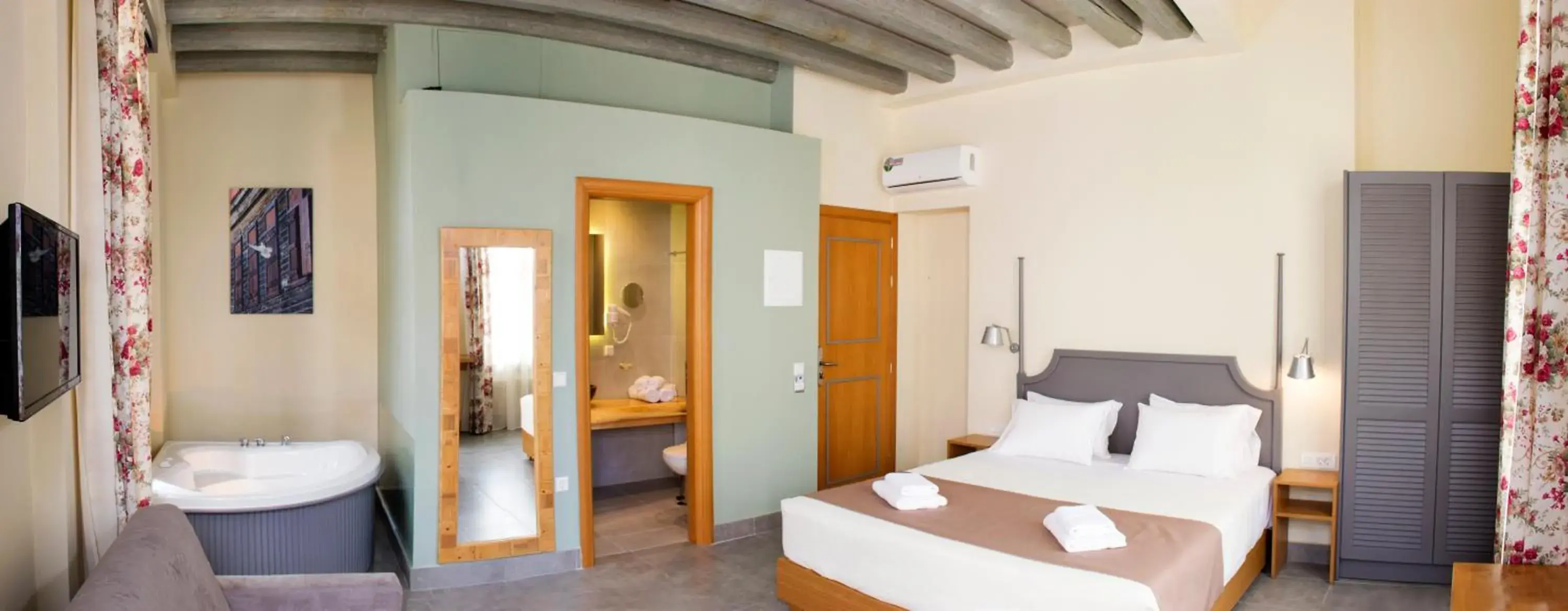 Bed in Elia Kentron Bed in Elia Kentron