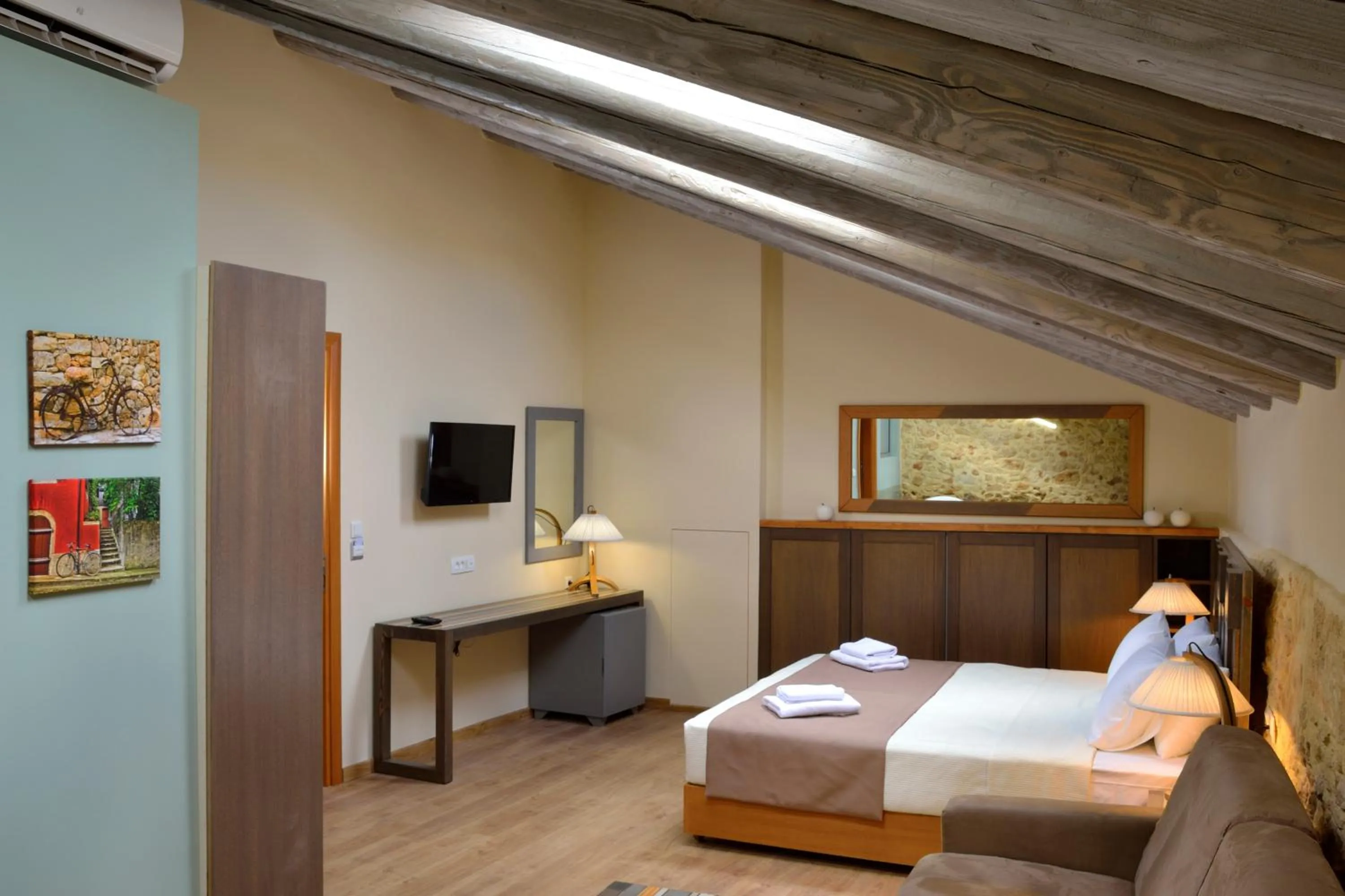 Photo of the whole room, Bed in Elia Kentron