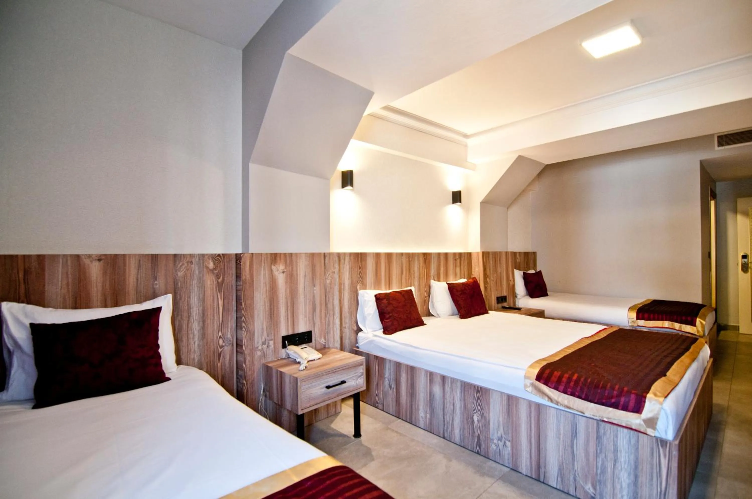 Photo of the whole room, Bed in Vali Konak Hotel Nişantaşı