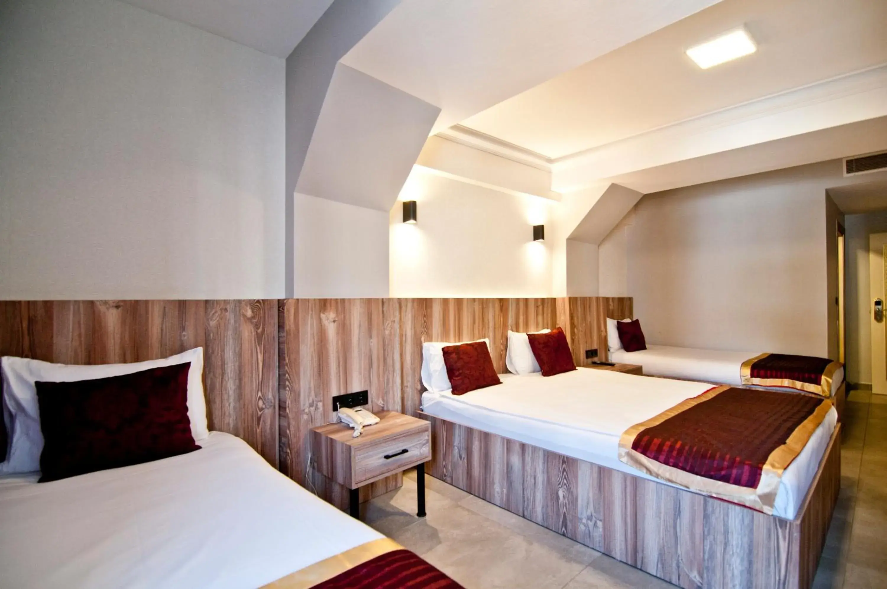 Photo of the whole room, Bed in Vali Konak Hotel Nişantaşı Photo of the whole room, Bed in Vali Konak Hotel Nişantaşı