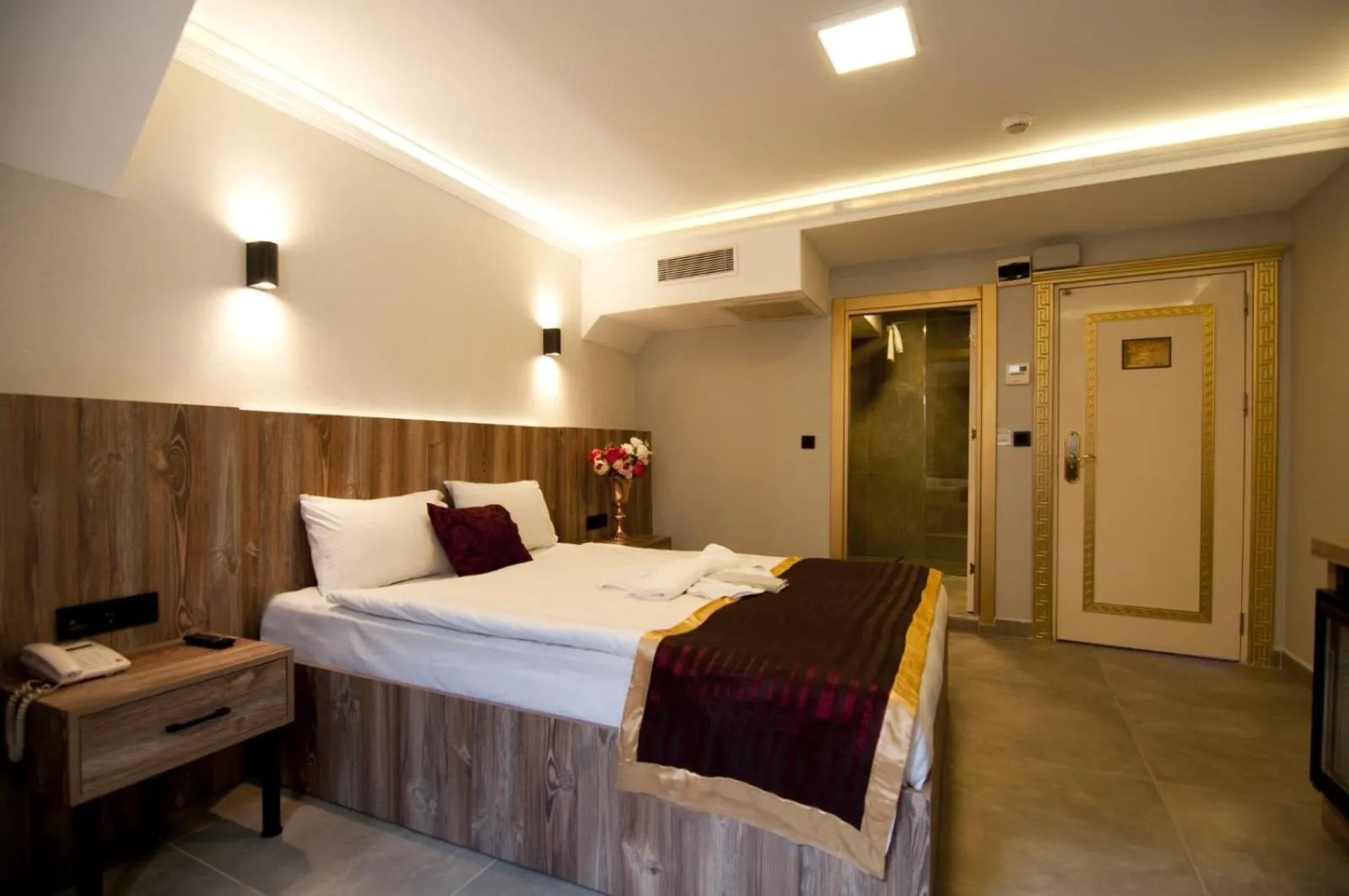 Photo of the whole room, Bed in Vali Konak Hotel Nişantaşı