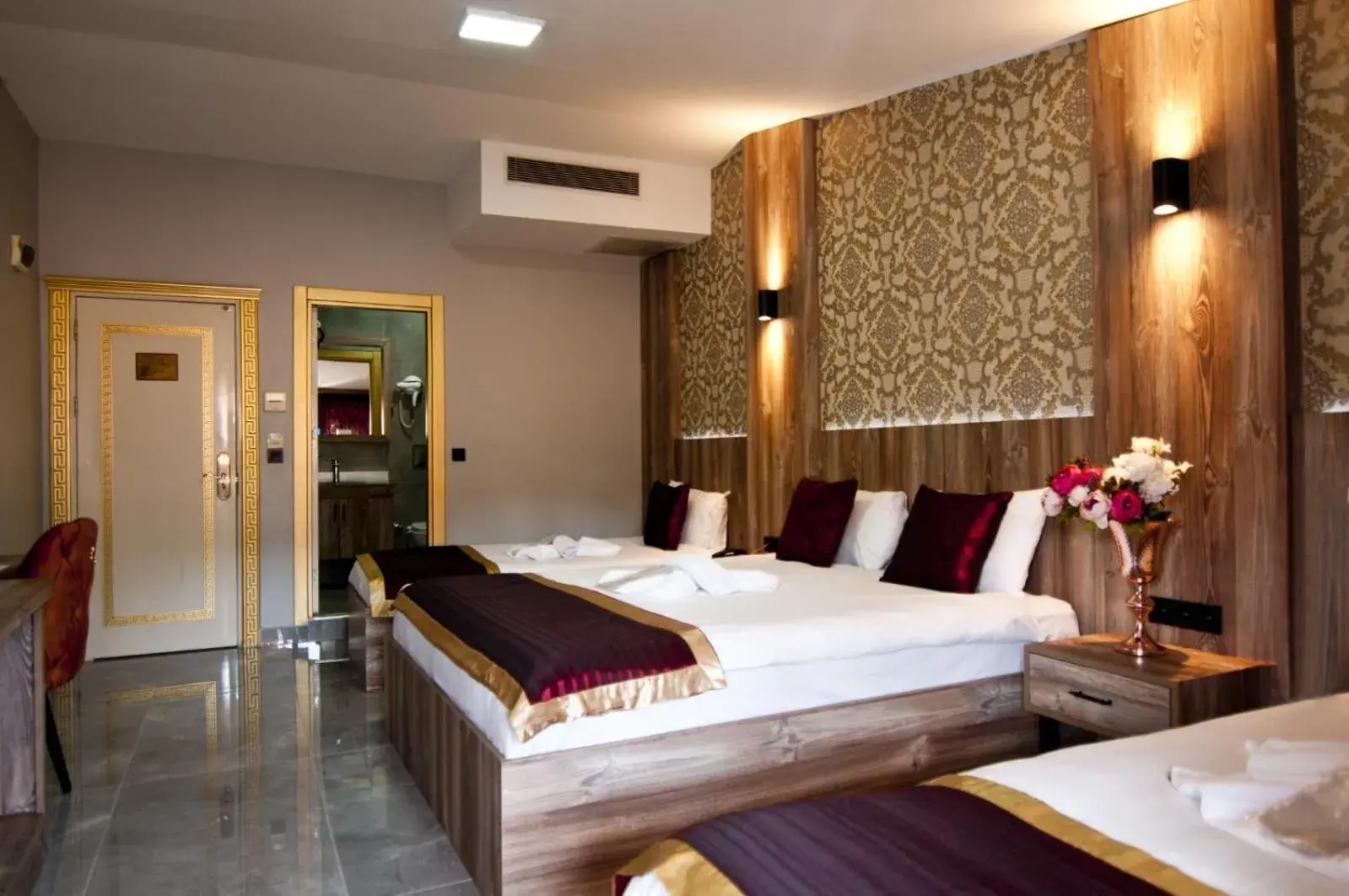 Photo of the whole room, Bed in Vali Konak Hotel Nişantaşı Photo of the whole room, Bed in Vali Konak Hotel Nişantaşı