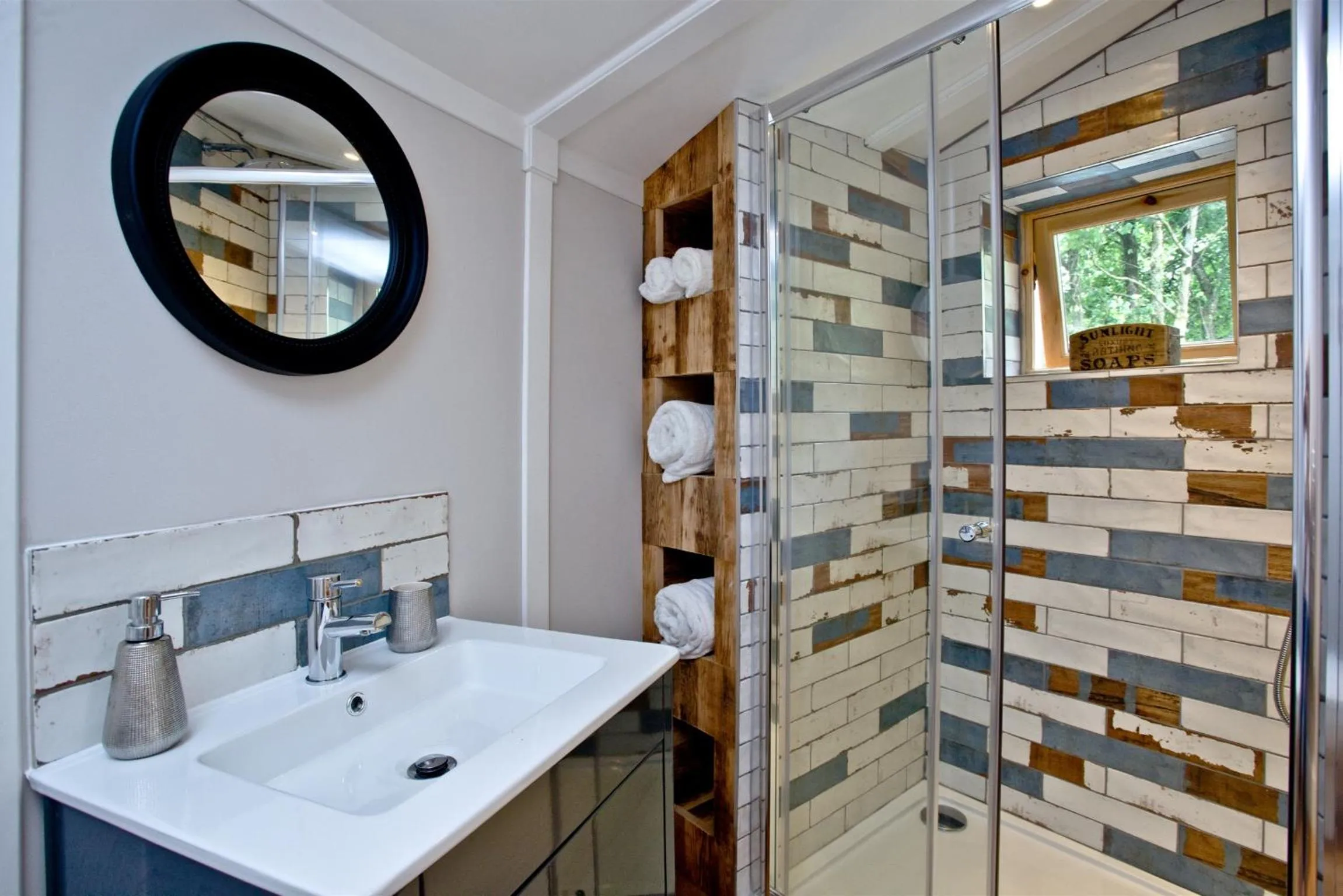 Bathroom in East Thorne - Cornwall