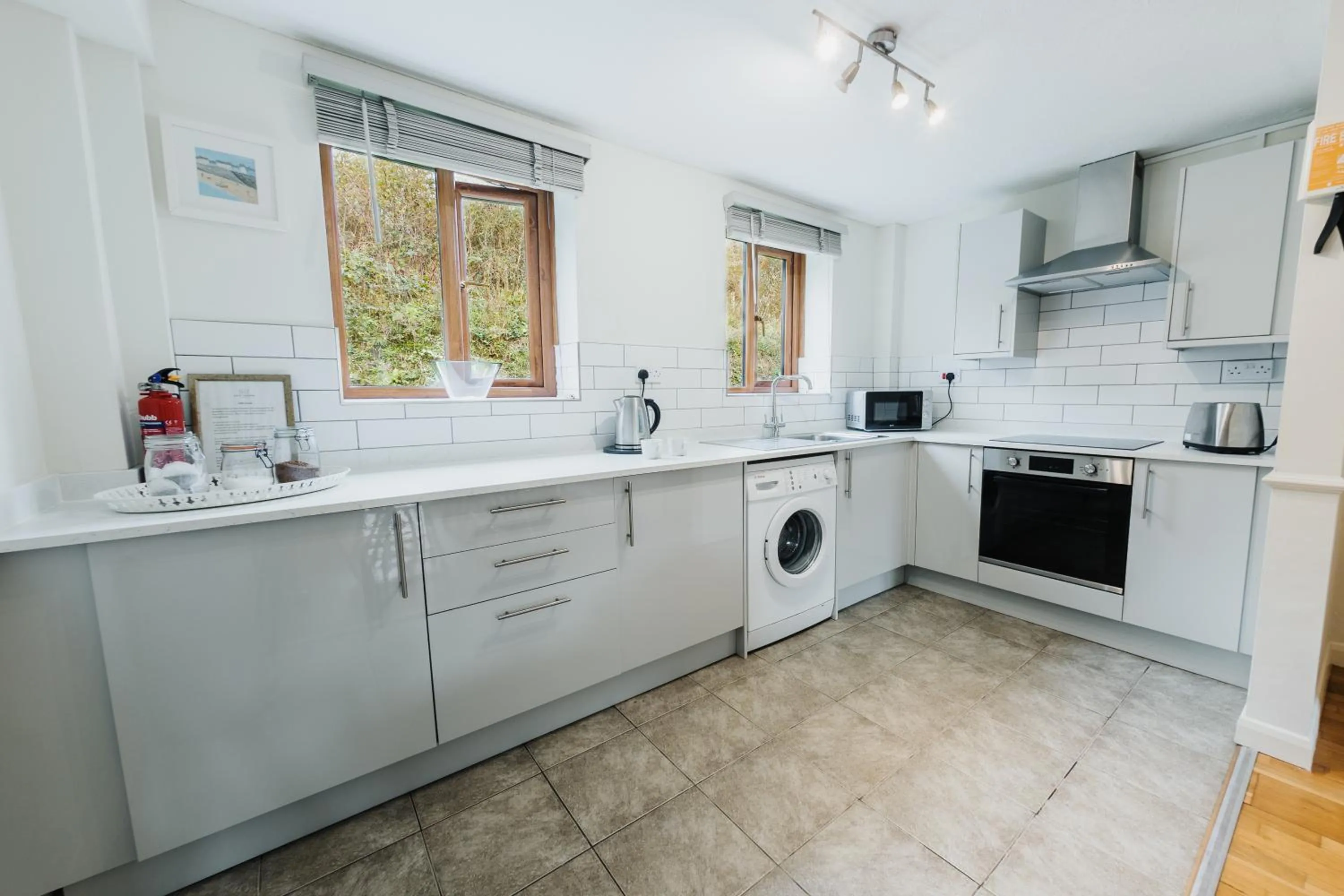 Kitchen or kitchenette in East Thorne - Cornwall