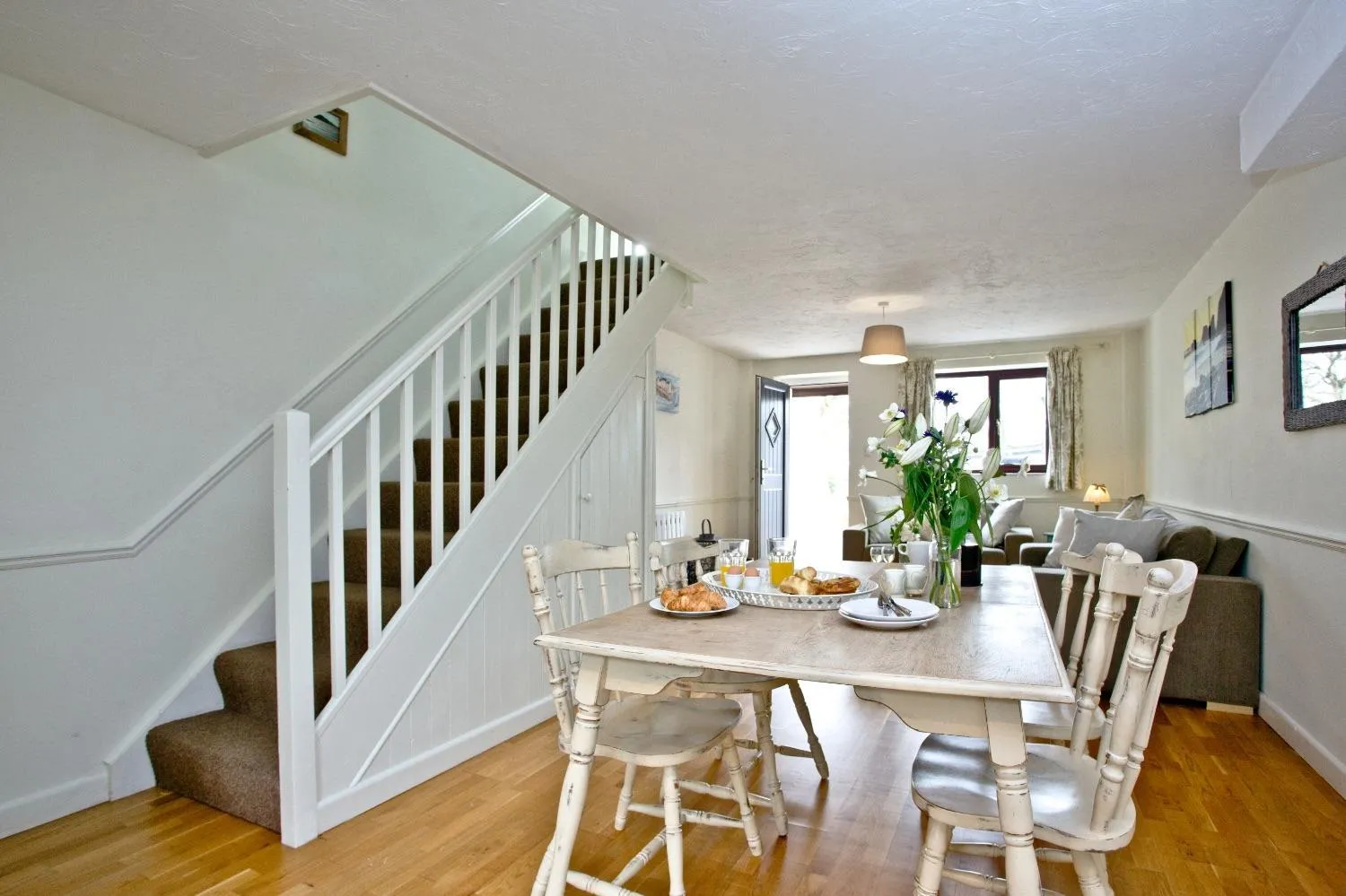 Dining area in East Thorne - Cornwall