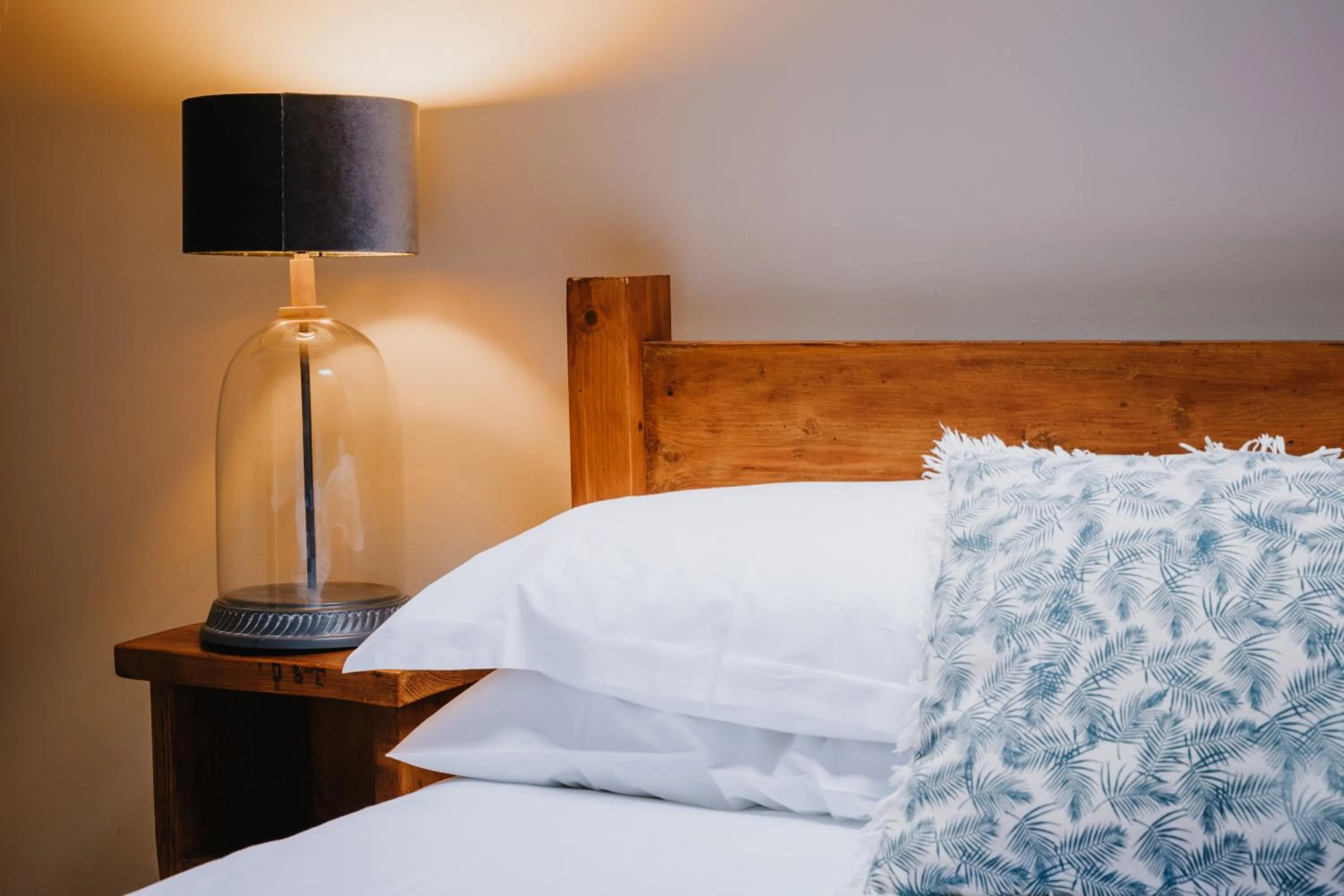 Bed in East Thorne - Cornwall