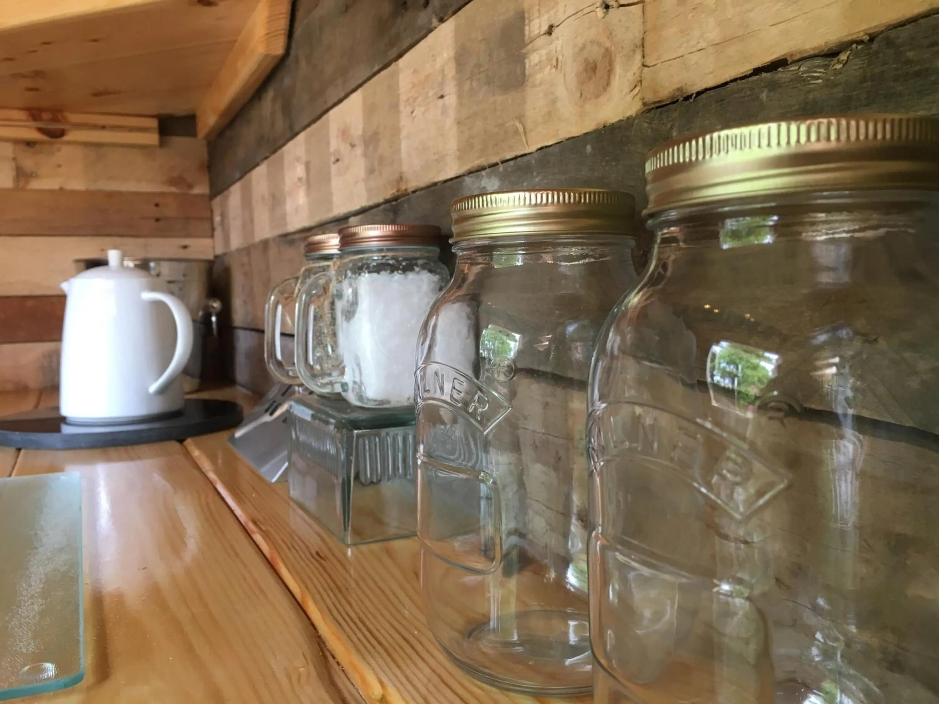 Kitchen or kitchenette in East Thorne - Cornwall
