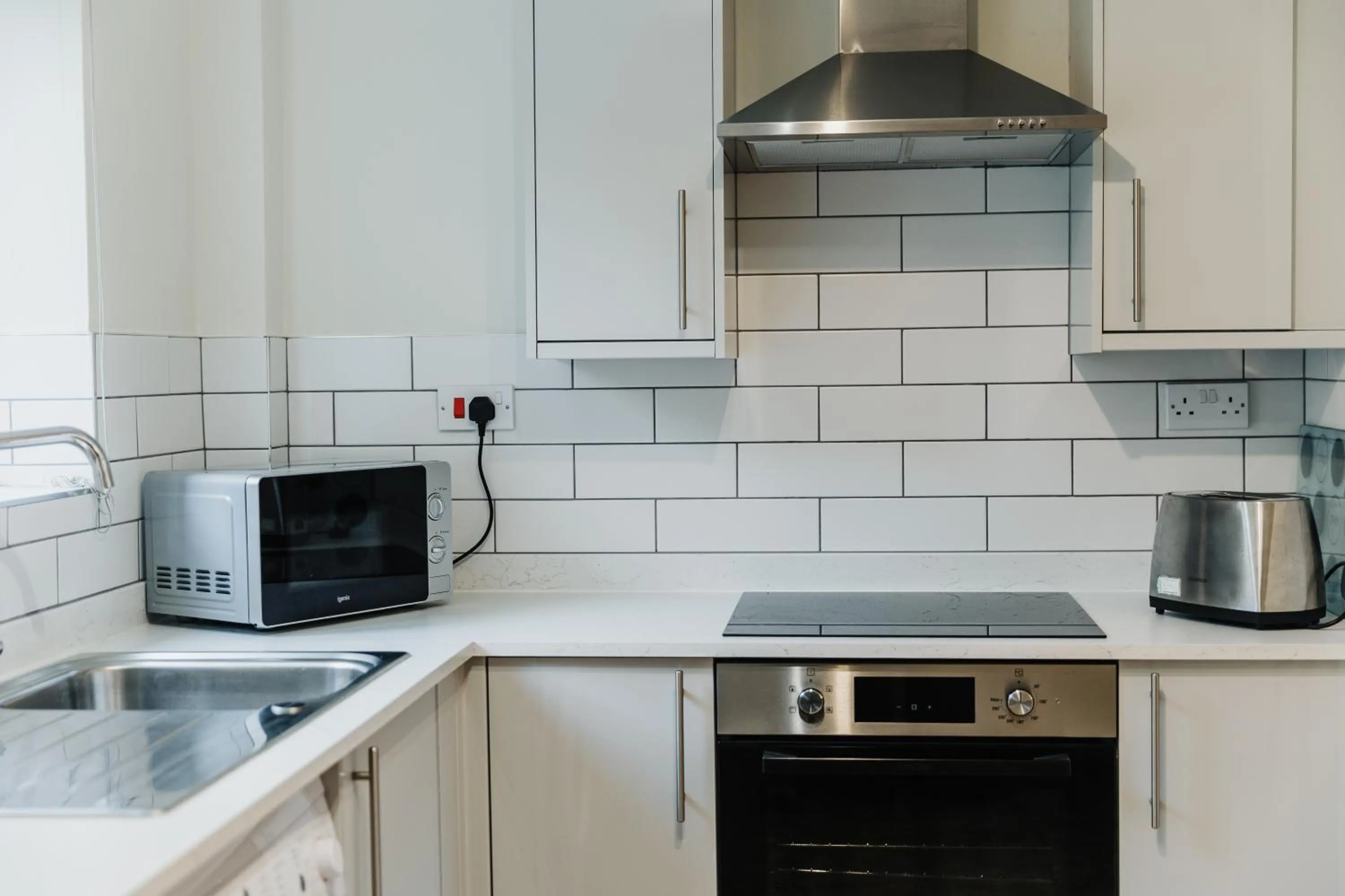 Kitchen or kitchenette in East Thorne - Cornwall