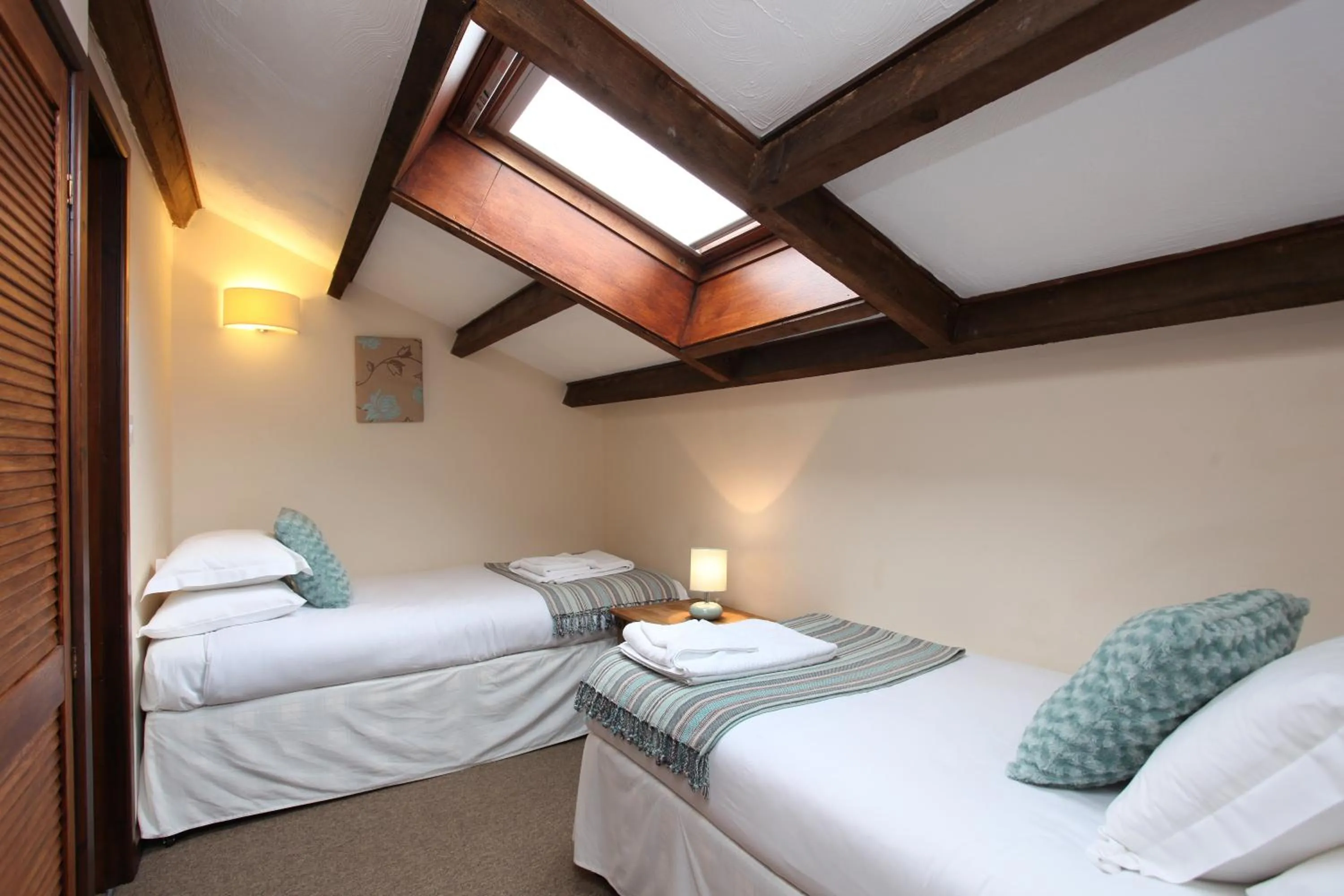 Bedroom, Bed in East Thorne - Cornwall