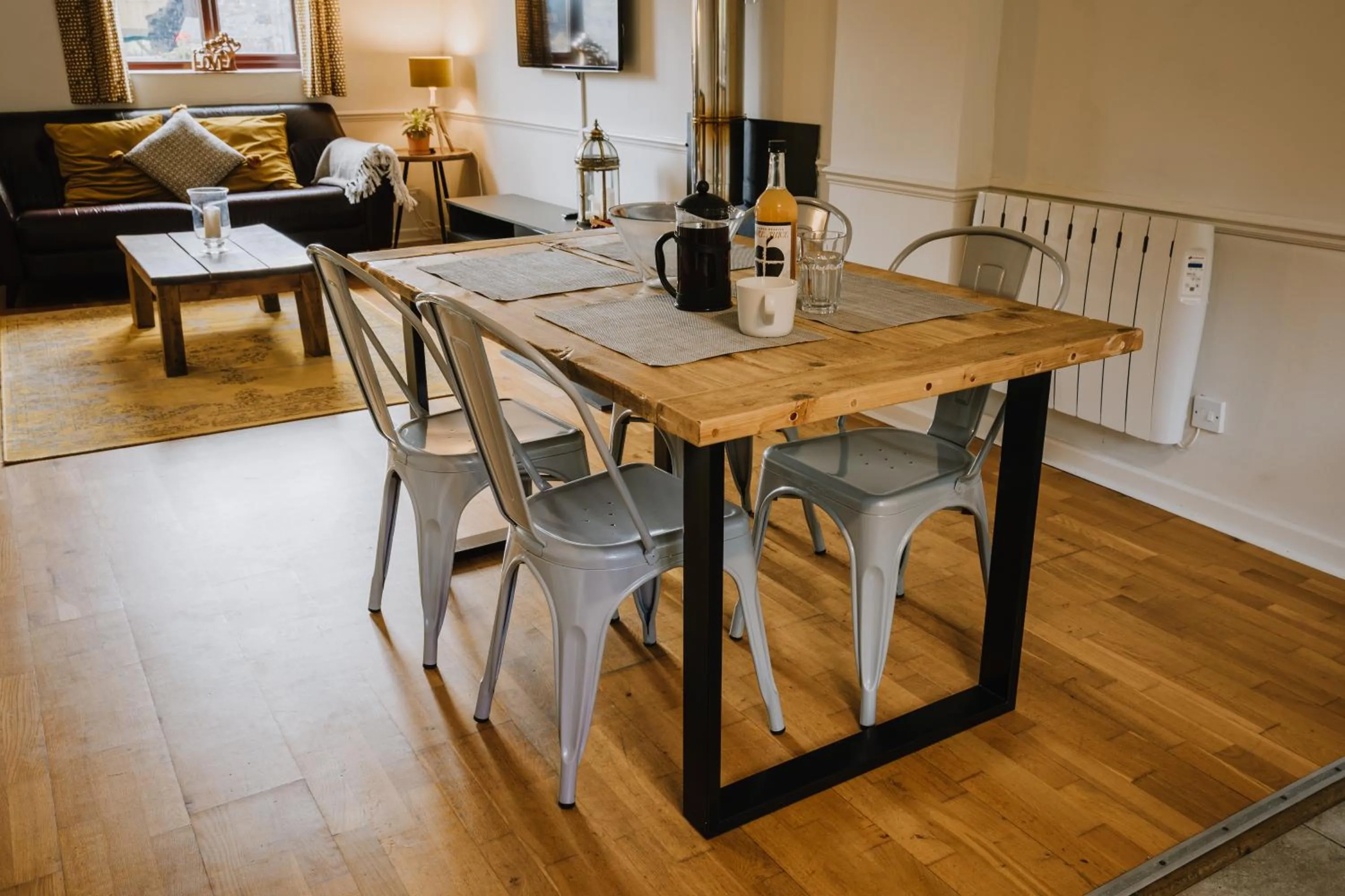Dining area in East Thorne - Cornwall