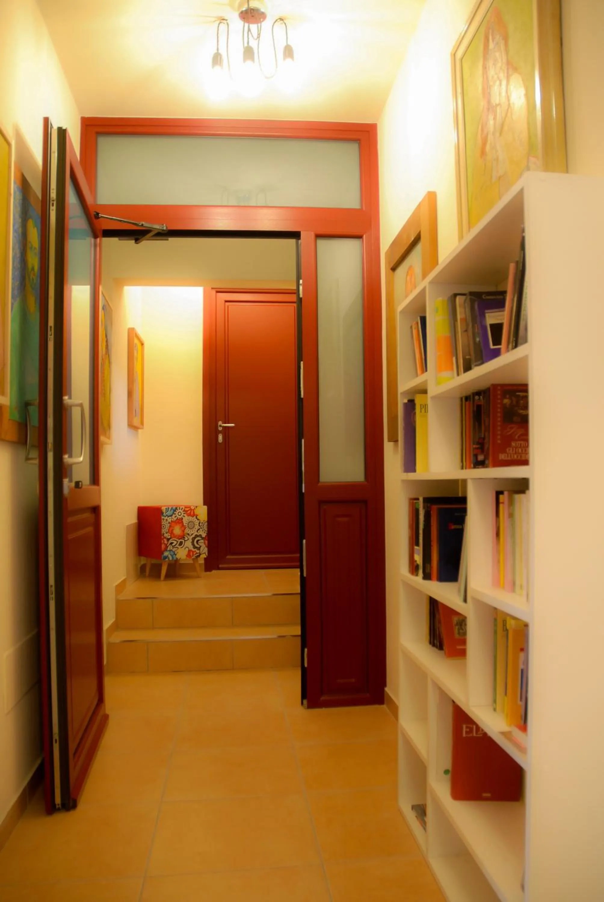 Library in Art Gallery Rooms