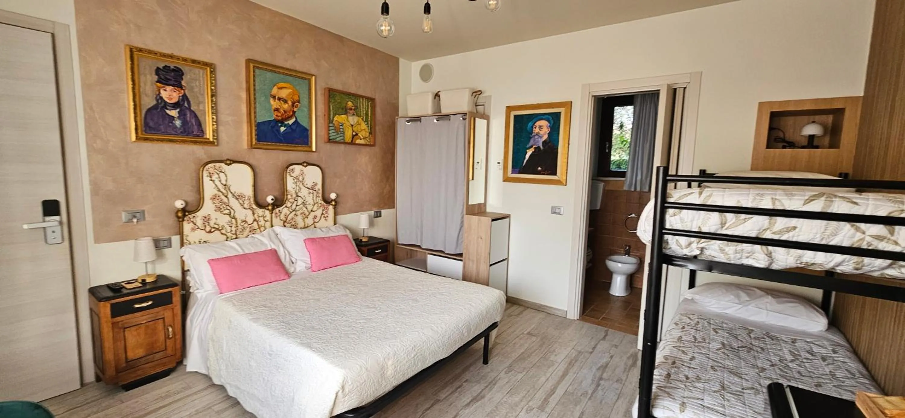 Bed in Art Gallery Rooms