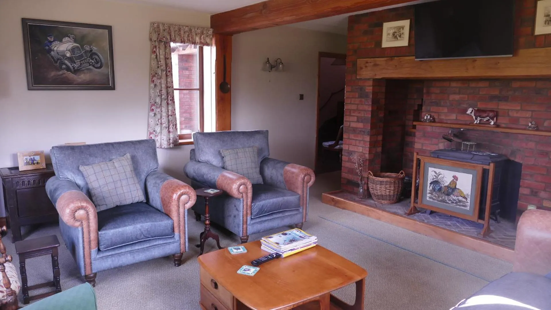 Communal lounge/ TV room in Elms Farm