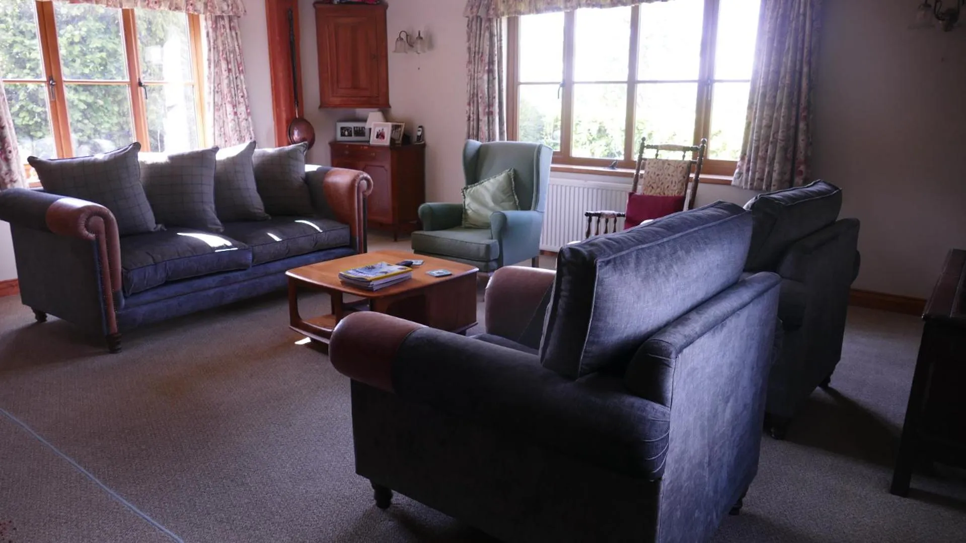 Communal lounge/ TV room in Elms Farm