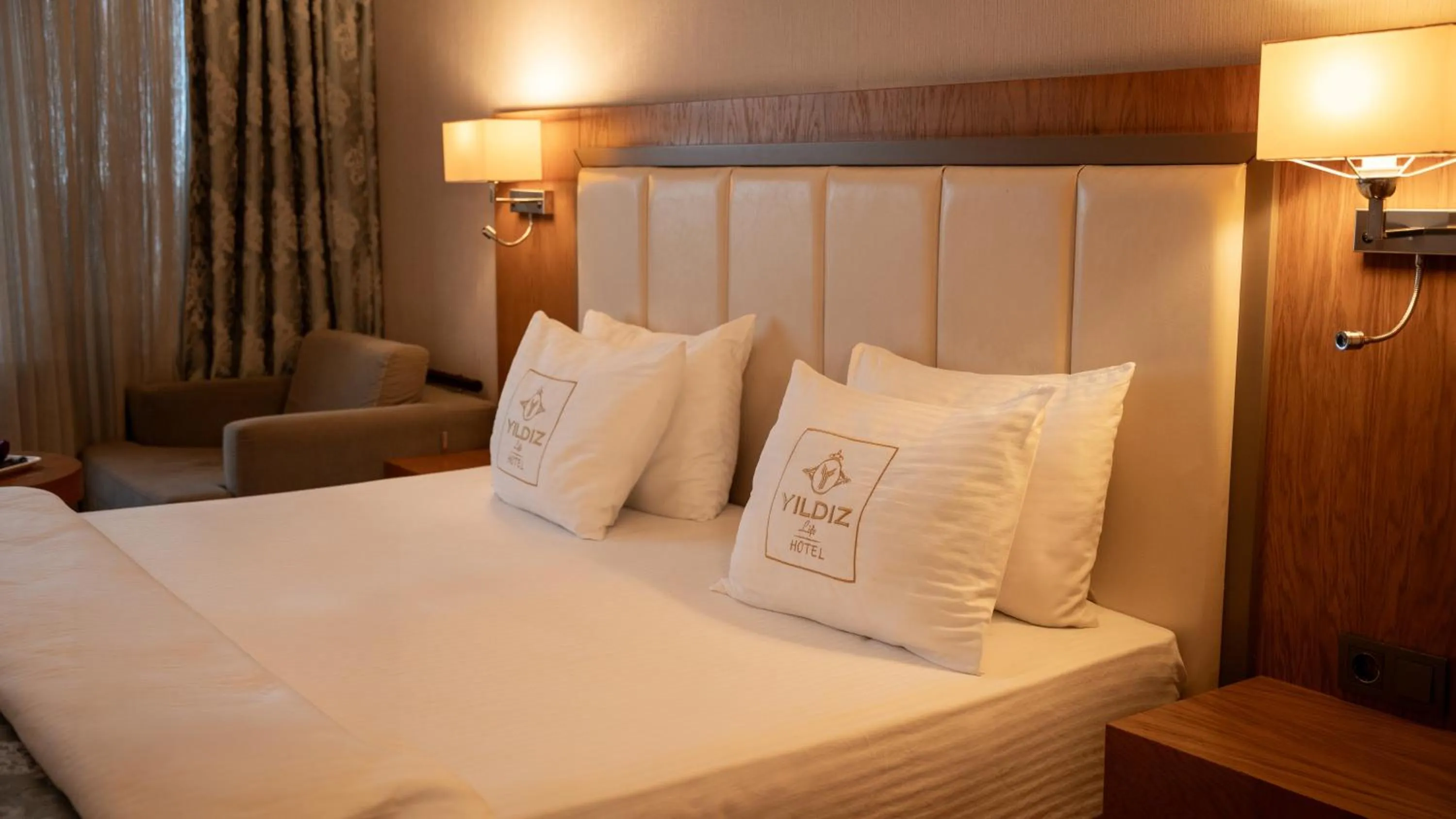Photo of the whole room, Bed in Yildiz Life Hotel