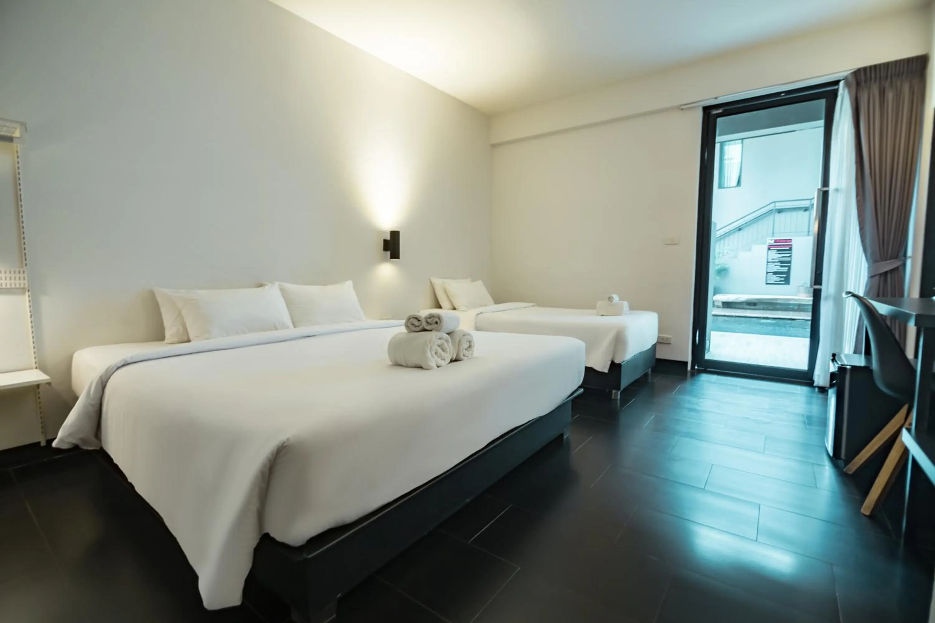 Bedroom, Bed in iWualai Hotel