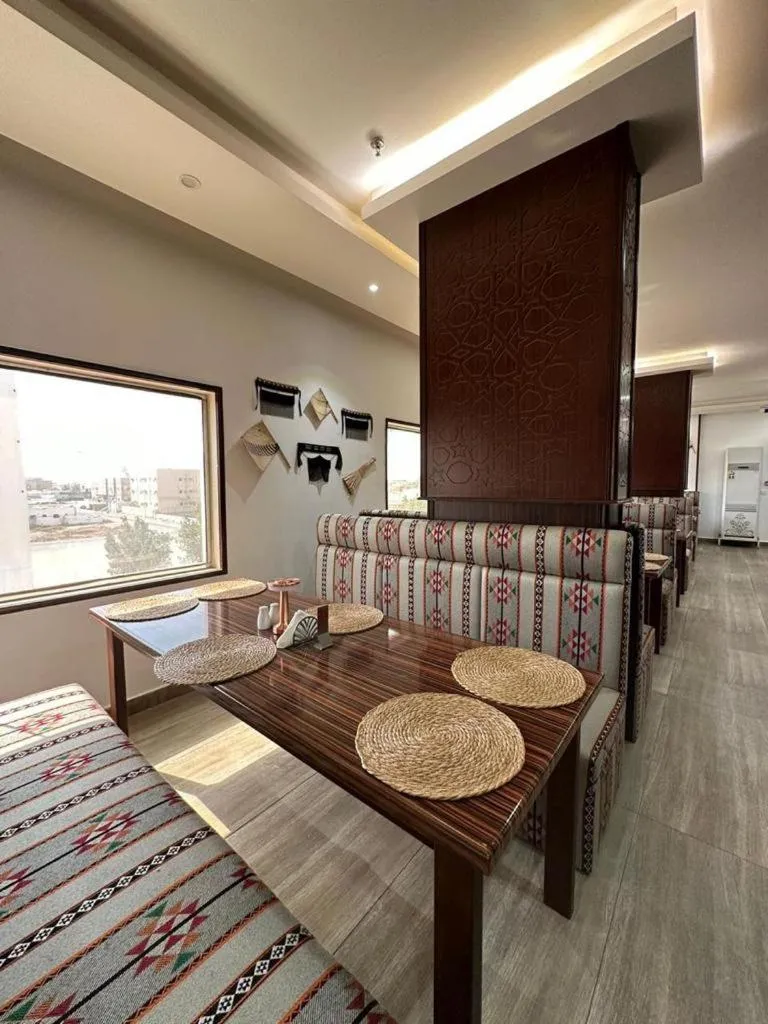 Restaurant/places to eat in Makarim Al Nakheel serviced apartments
