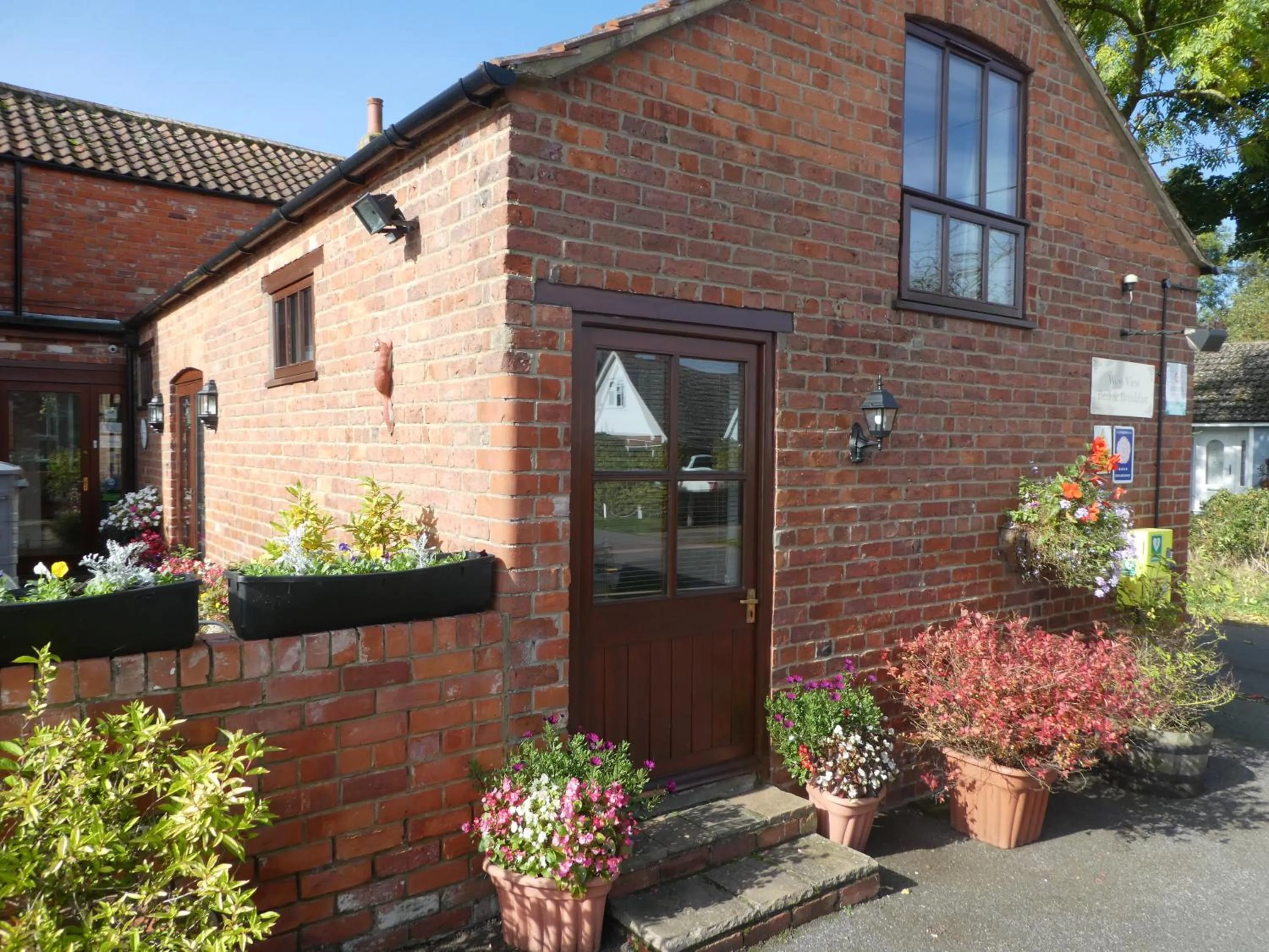 Facade/entrance in West View Farm