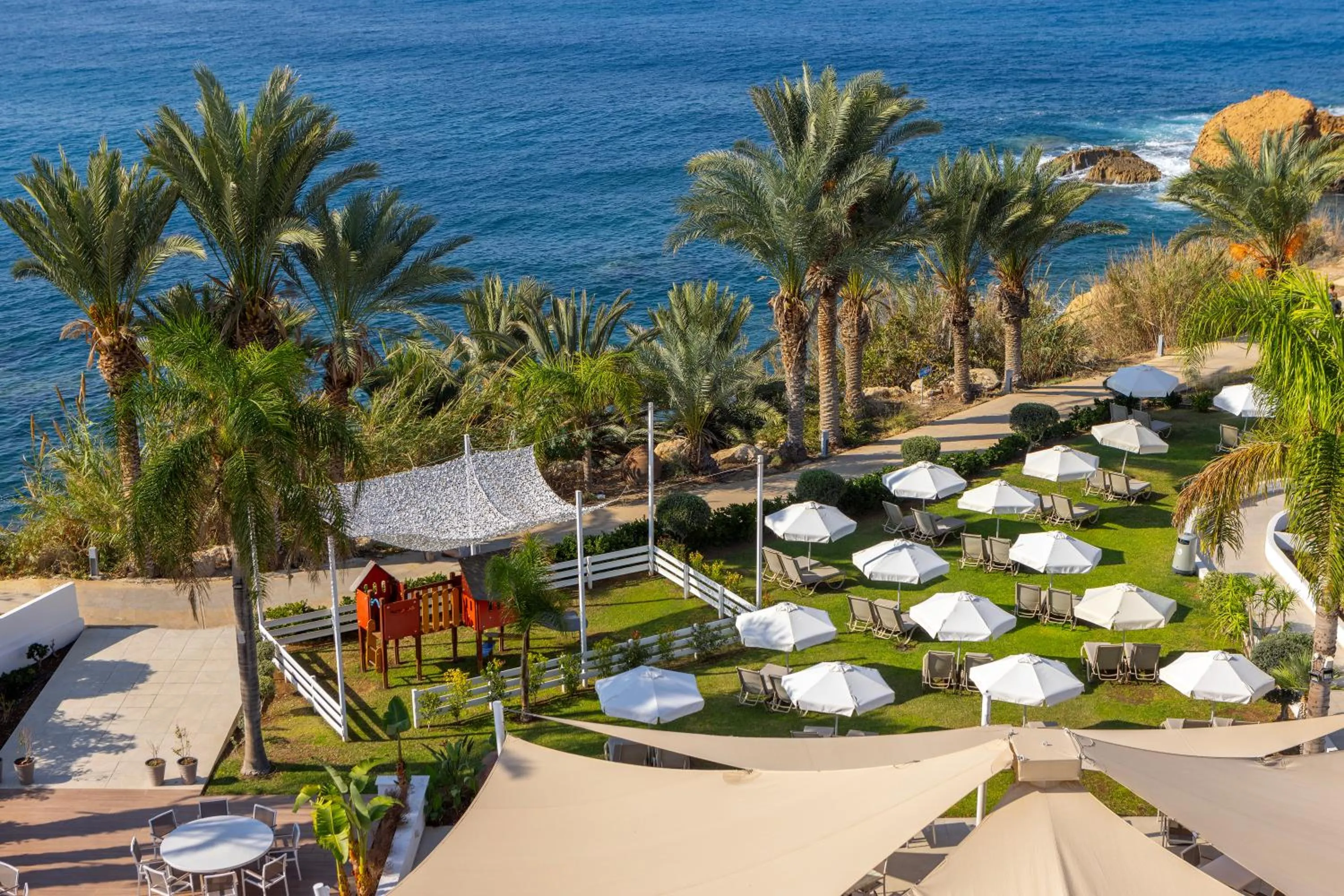 Garden in Queens Bay Hotel