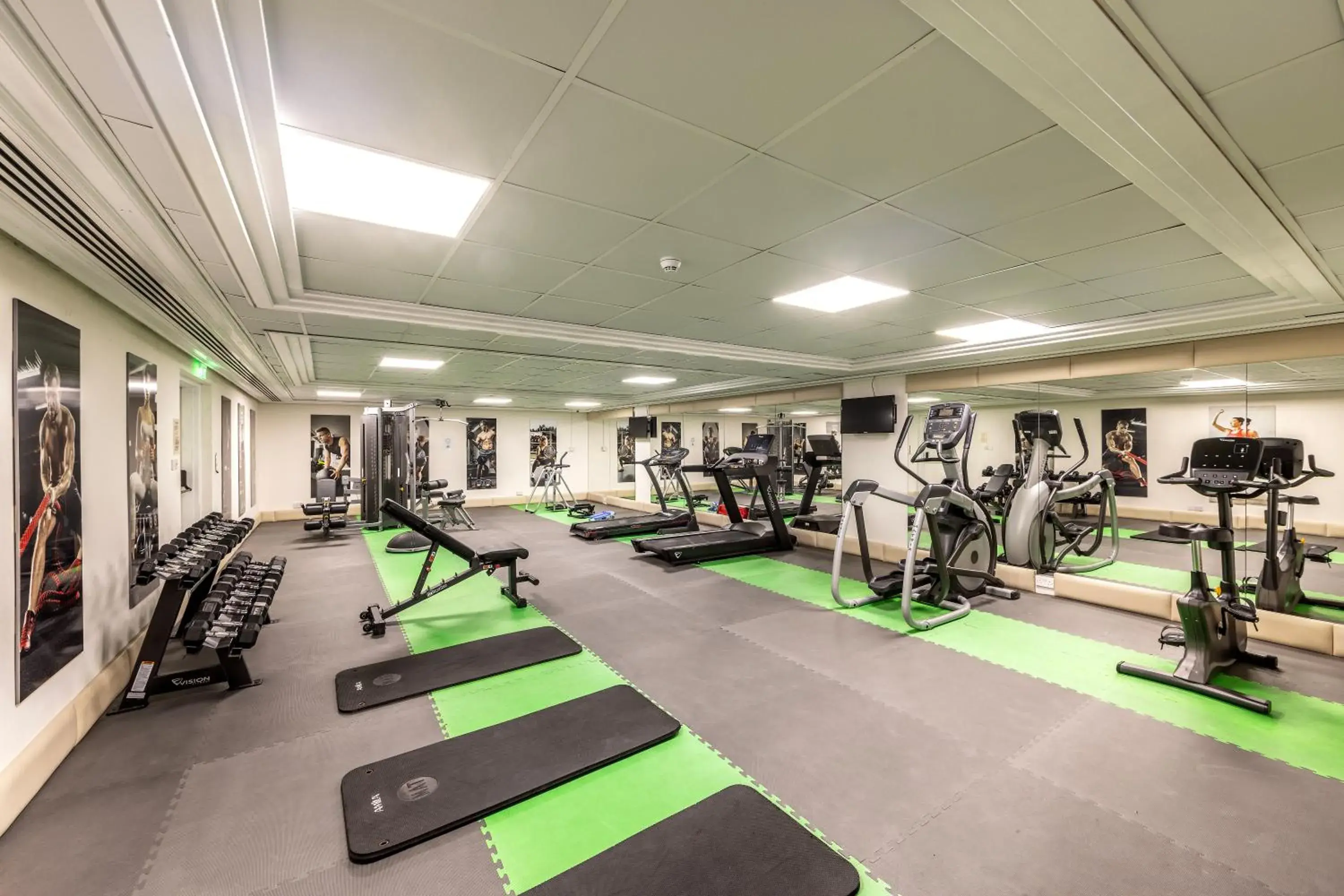 Fitness centre/facilities in Queens Bay Hotel Fitness centre/facilities in Queens Bay Hotel