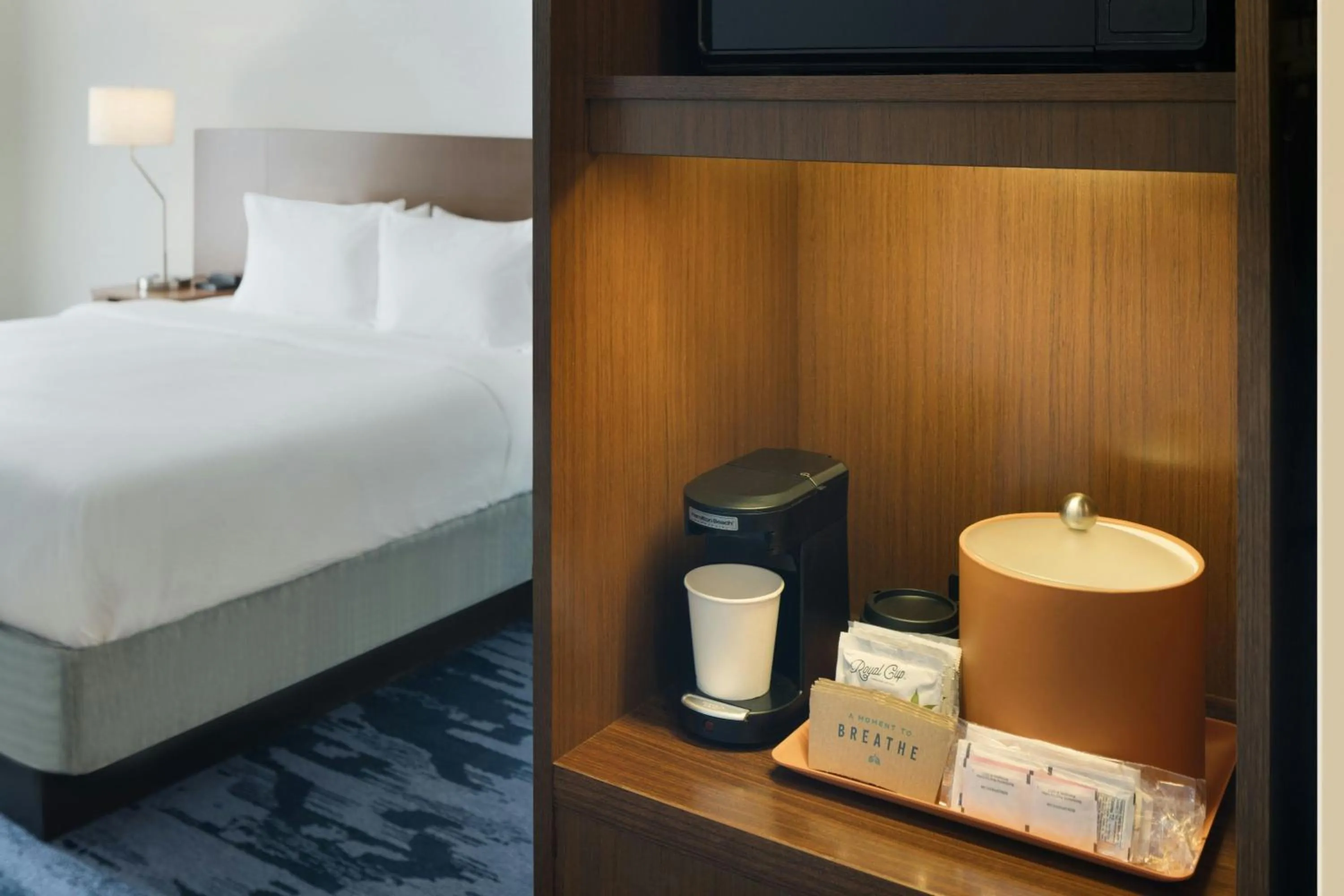 Photo of the whole room, Bed in Fairfield Inn & Suites by Marriott Lincoln Southeast