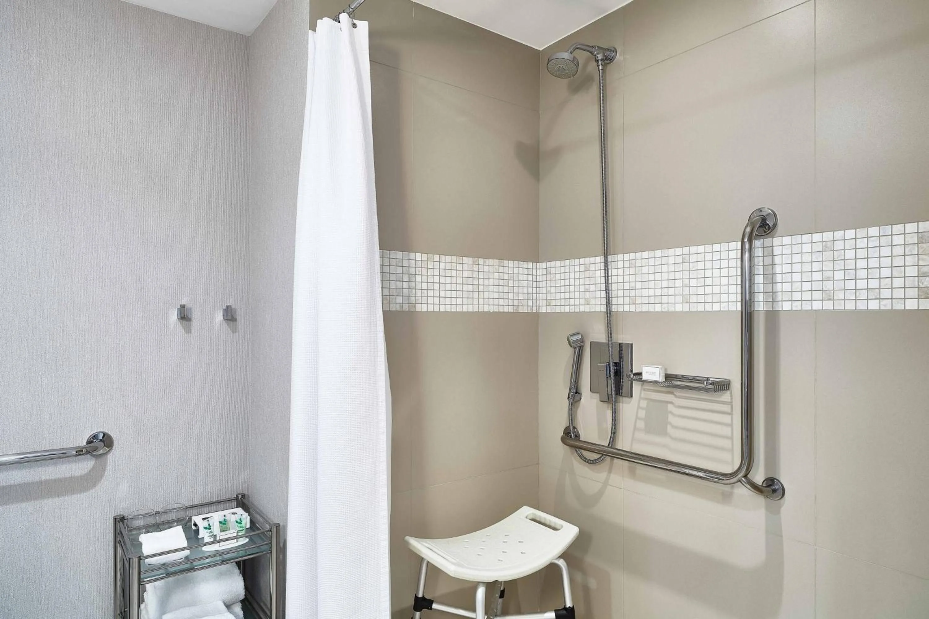 Bathroom in Courtyard by Marriott Rio de Janeiro Barra da Tijuca