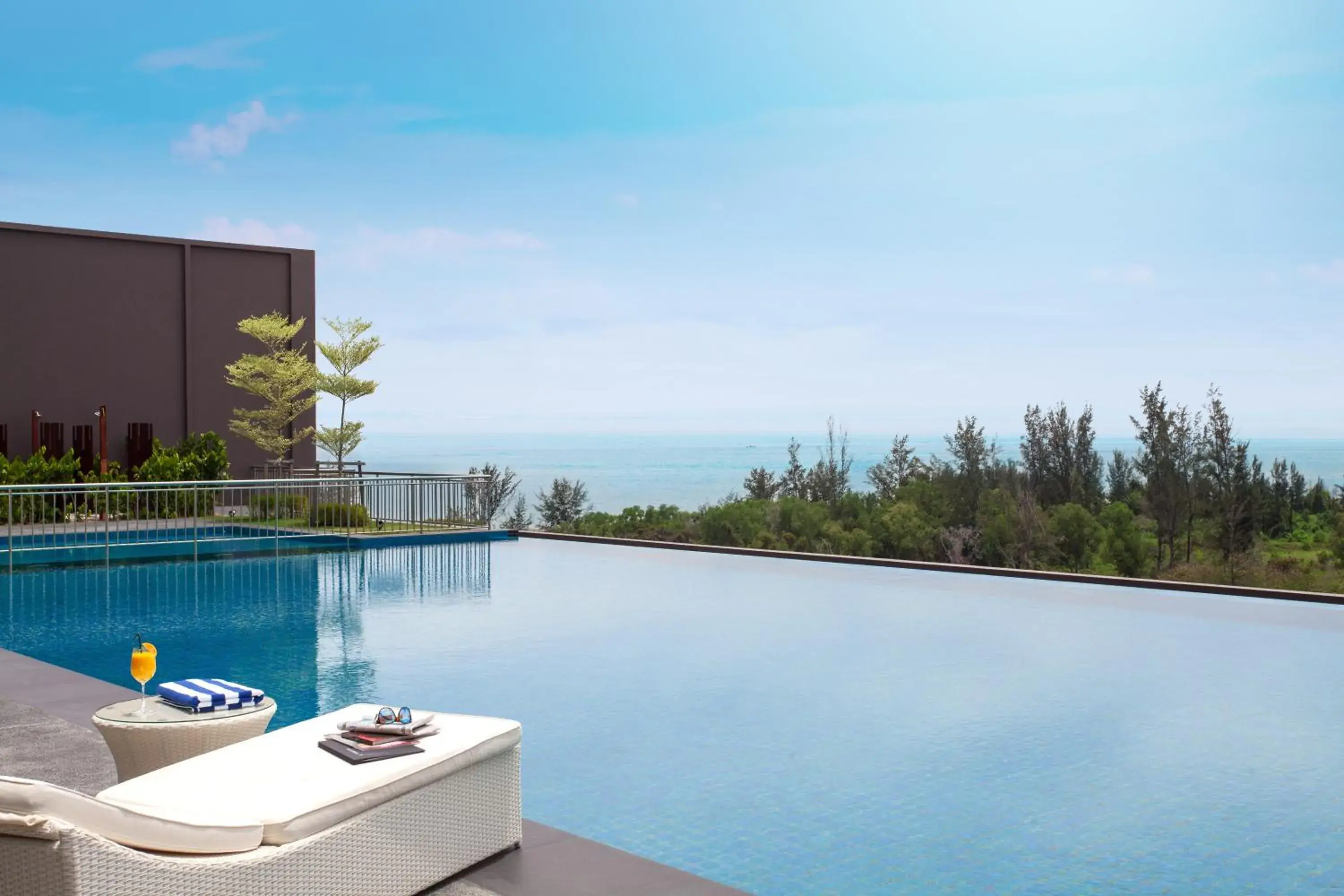 Swimming pool in Pullman Miri Waterfront Swimming pool in Pullman Miri Waterfront