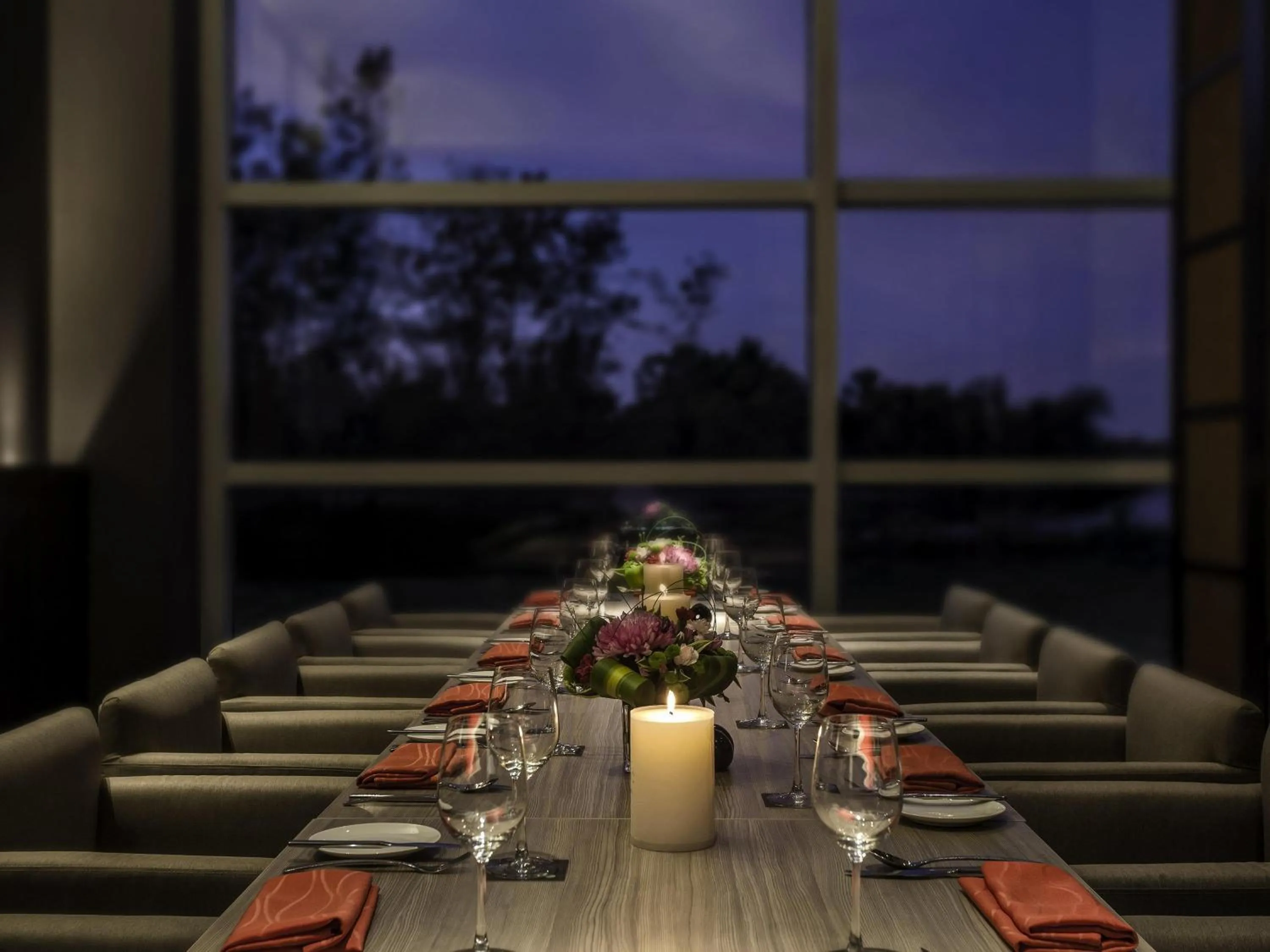 Restaurant/places to eat in Pullman Miri Waterfront