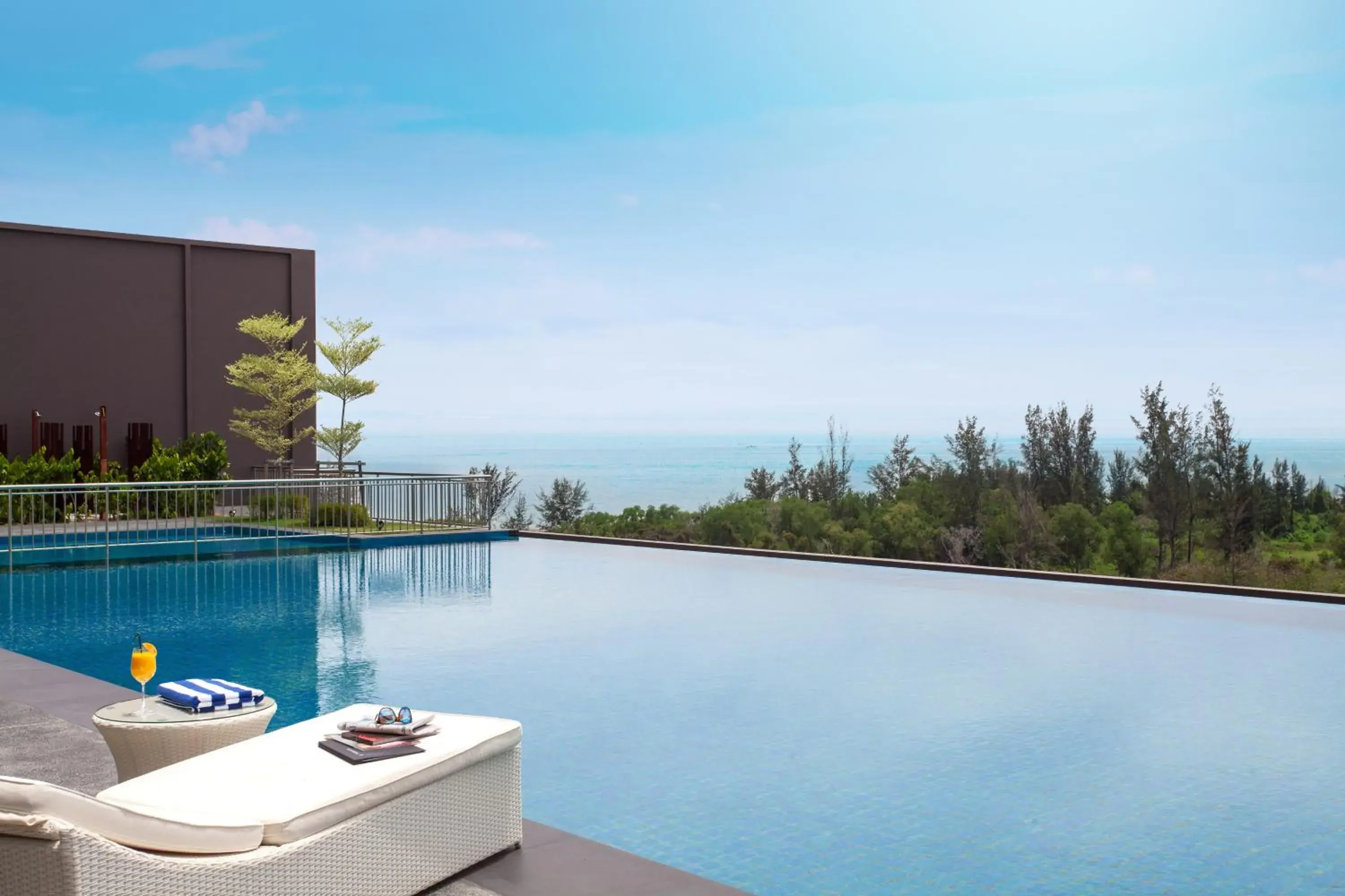 Swimming pool in Pullman Miri Waterfront Swimming pool in Pullman Miri Waterfront