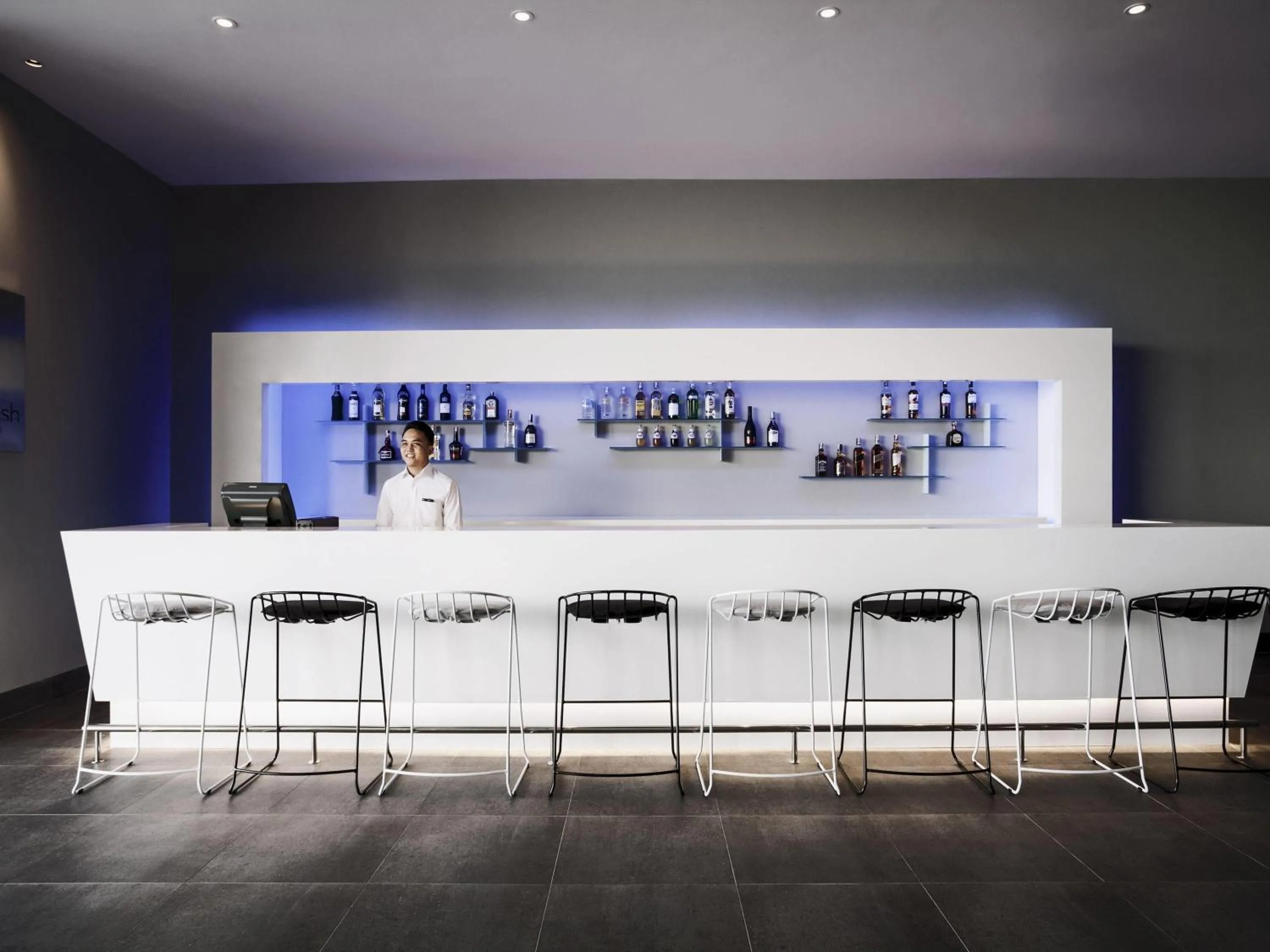 Lounge or bar in Pullman Miri Waterfront