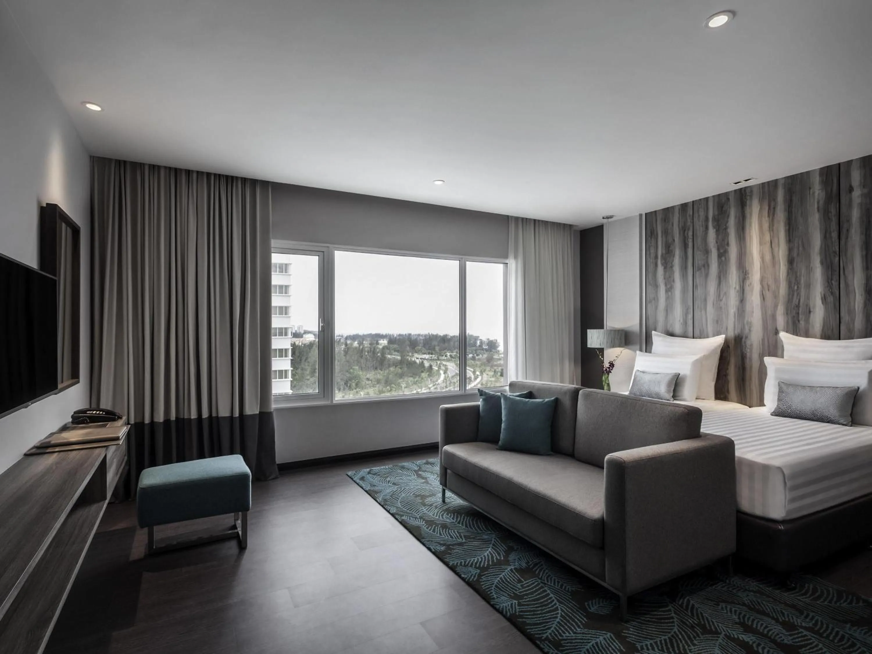 Bedroom, Bed in Pullman Miri Waterfront